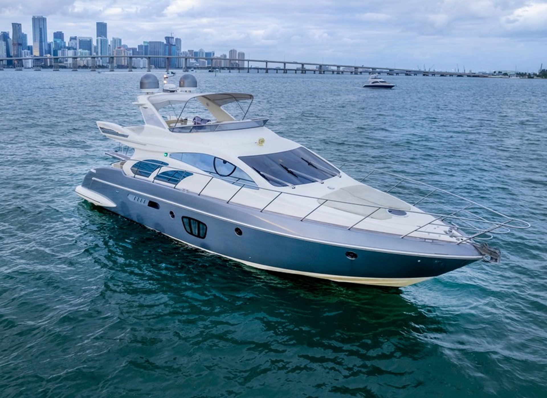 Miami yacht rental Sunseeker 60FT for VIP experiences and celebrations
