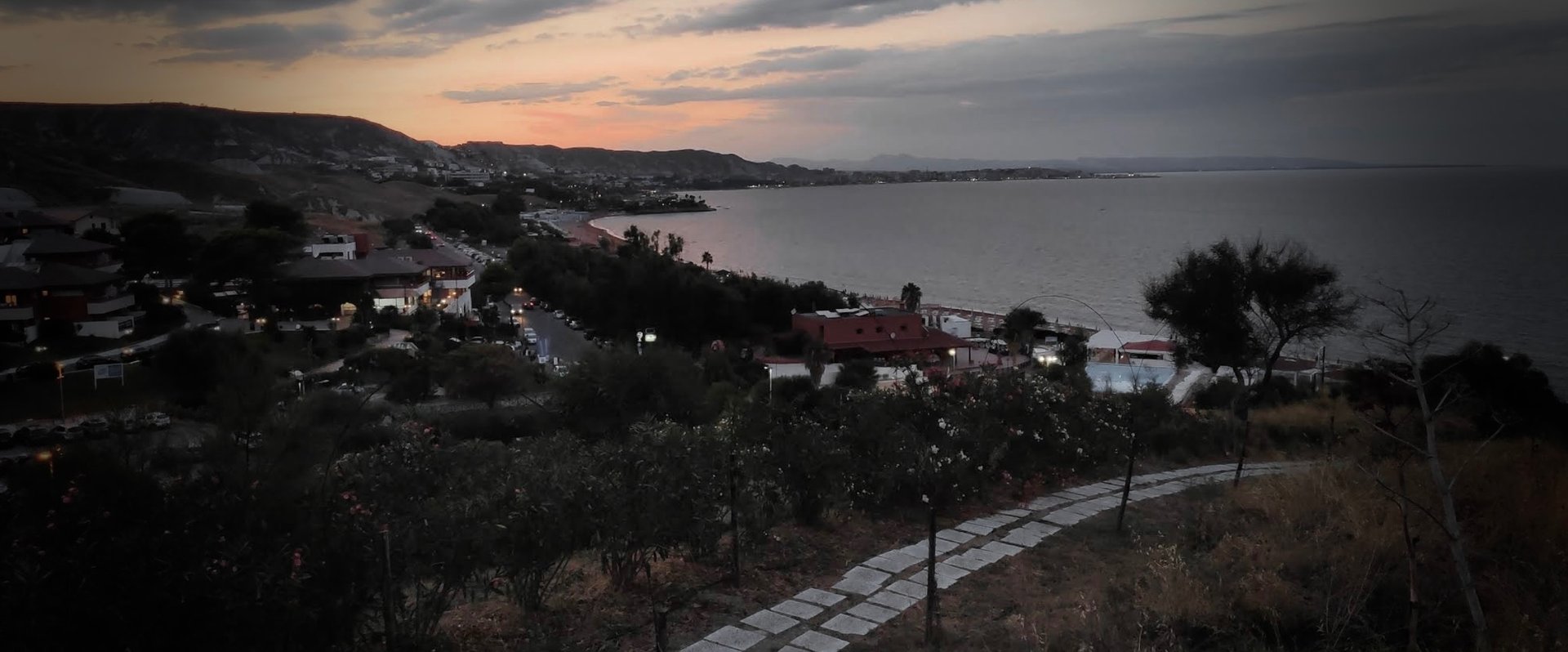 Crotone، زينب عبد الكريم، همس الحوار، الفن التشكيلي، ايطاليا