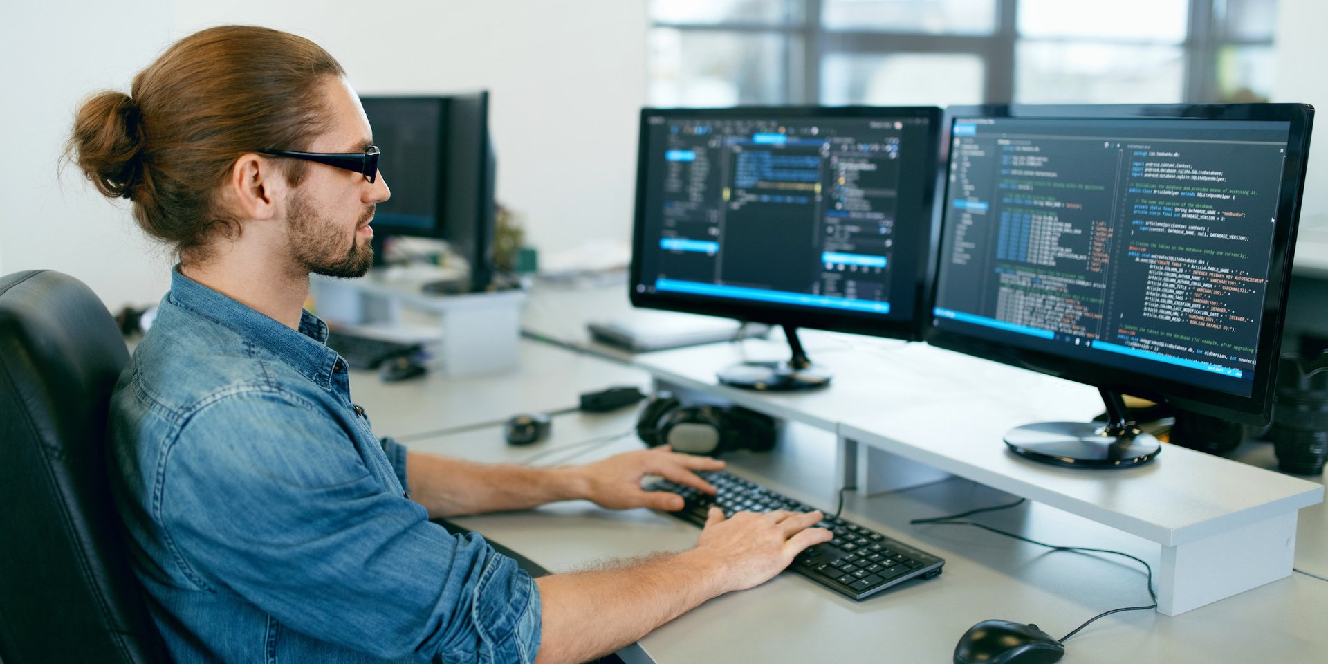 black and white bed linen