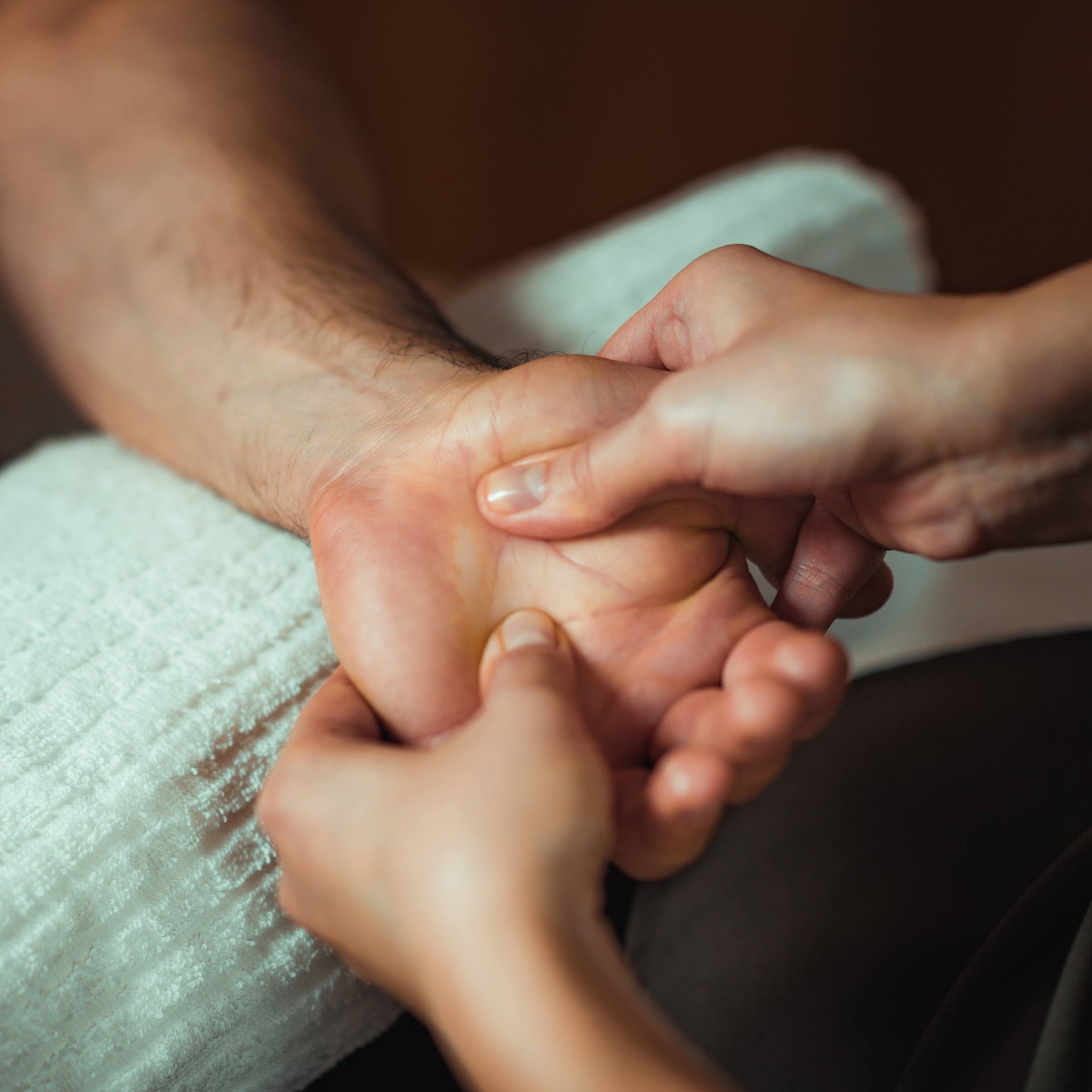 black and white bed linen