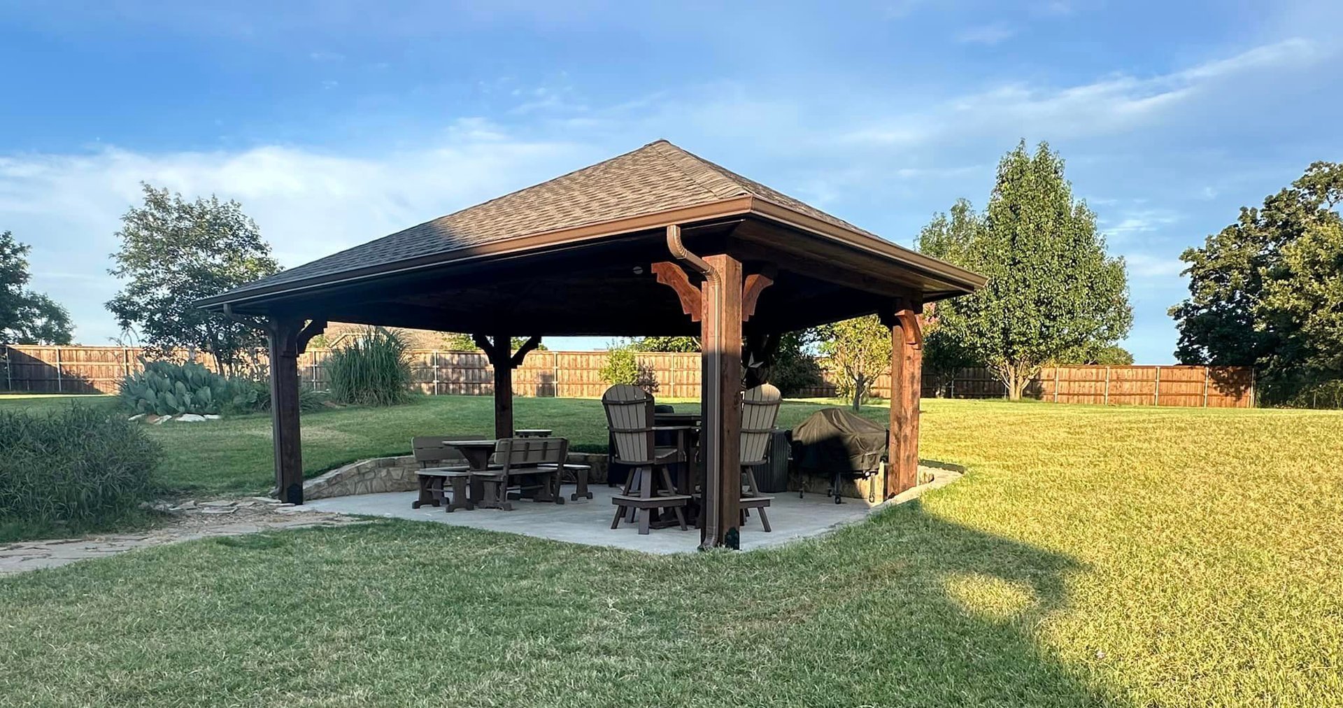 Medium Patio with Walkway