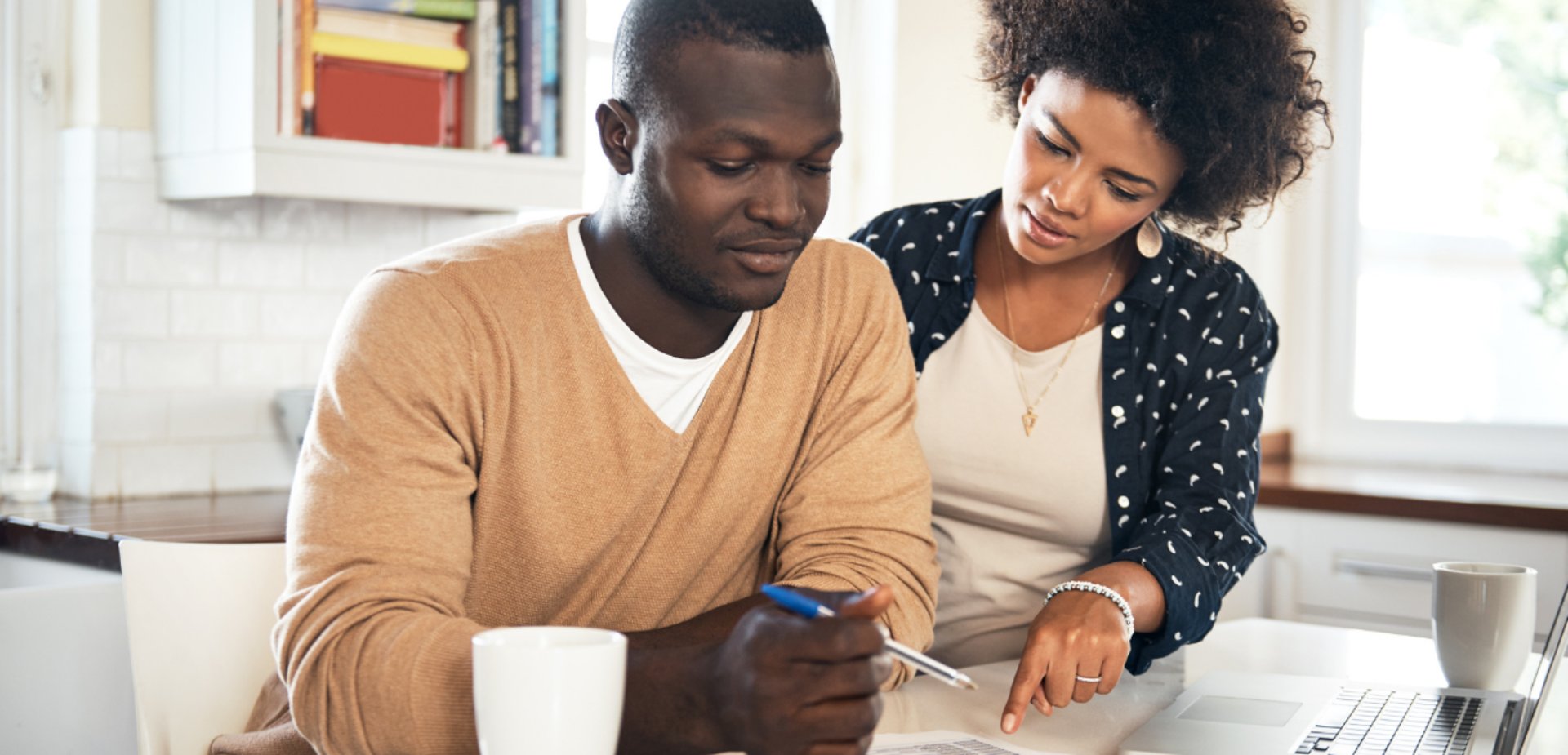 gray computer monitor