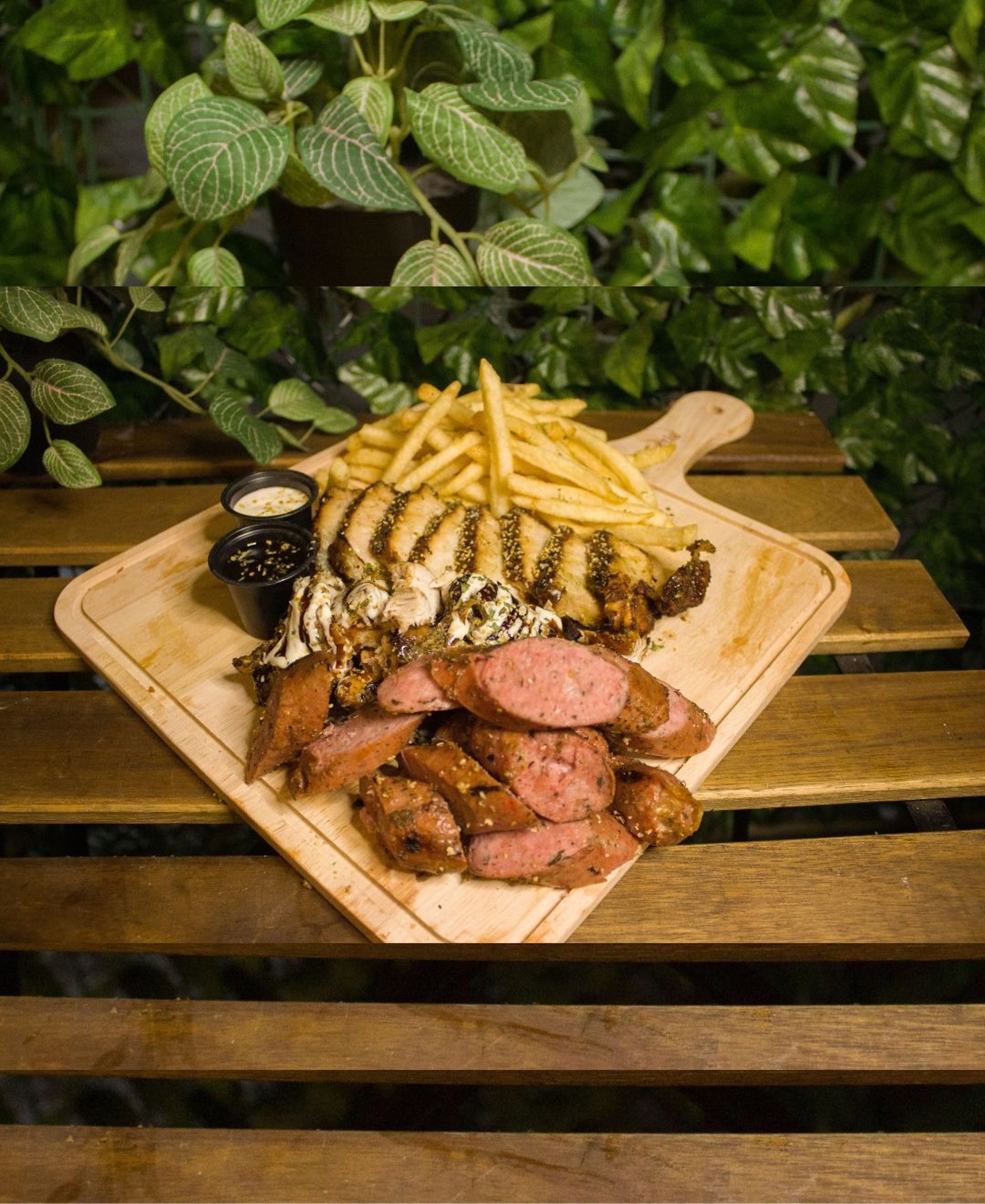 gray computer monitor