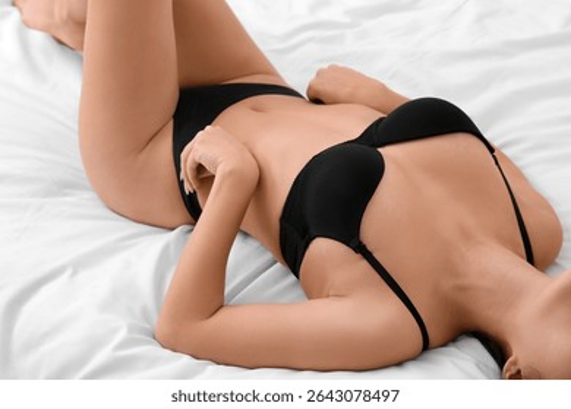 black and white bed linen