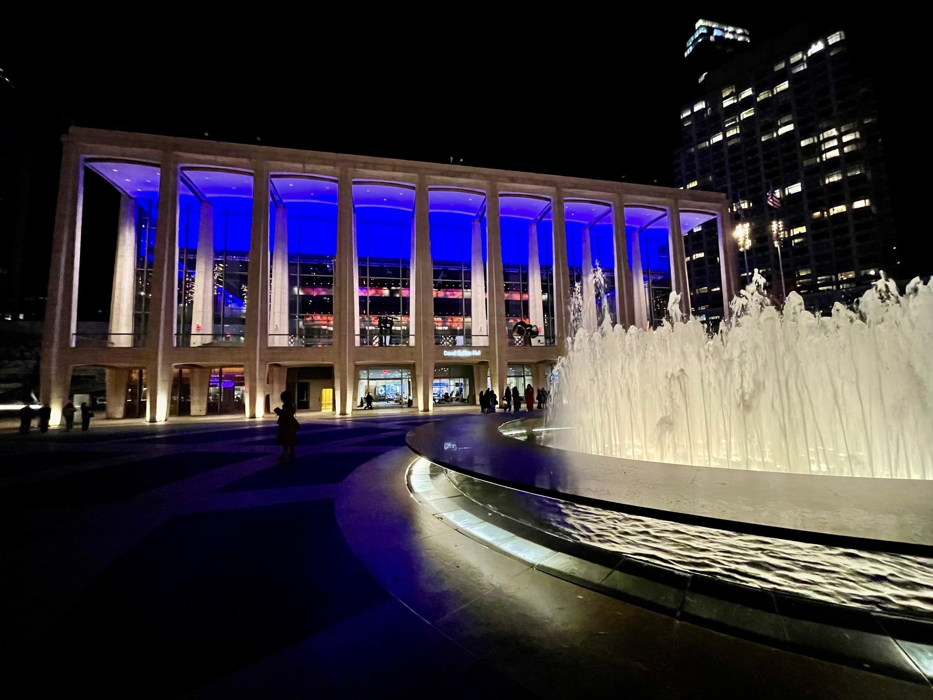 gray computer monitor