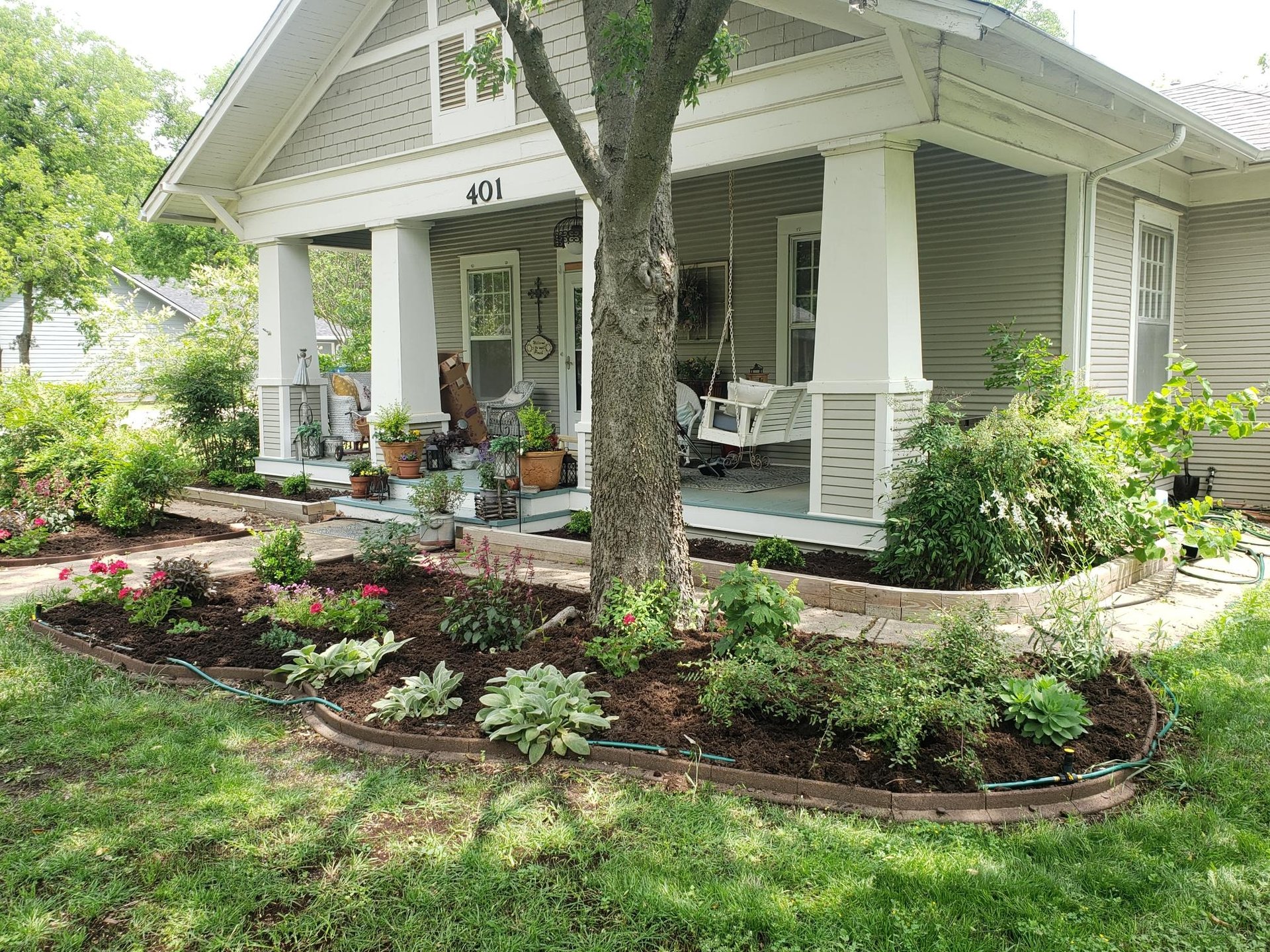 black and white bed linen