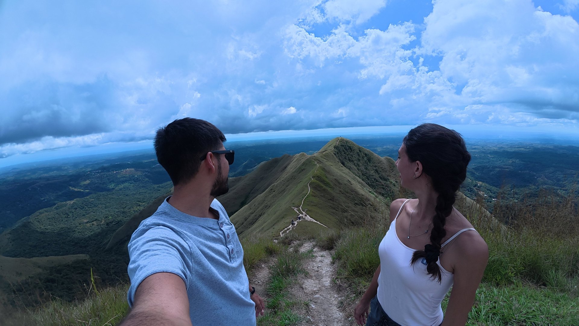ocean waves crashing on shore during daytime
