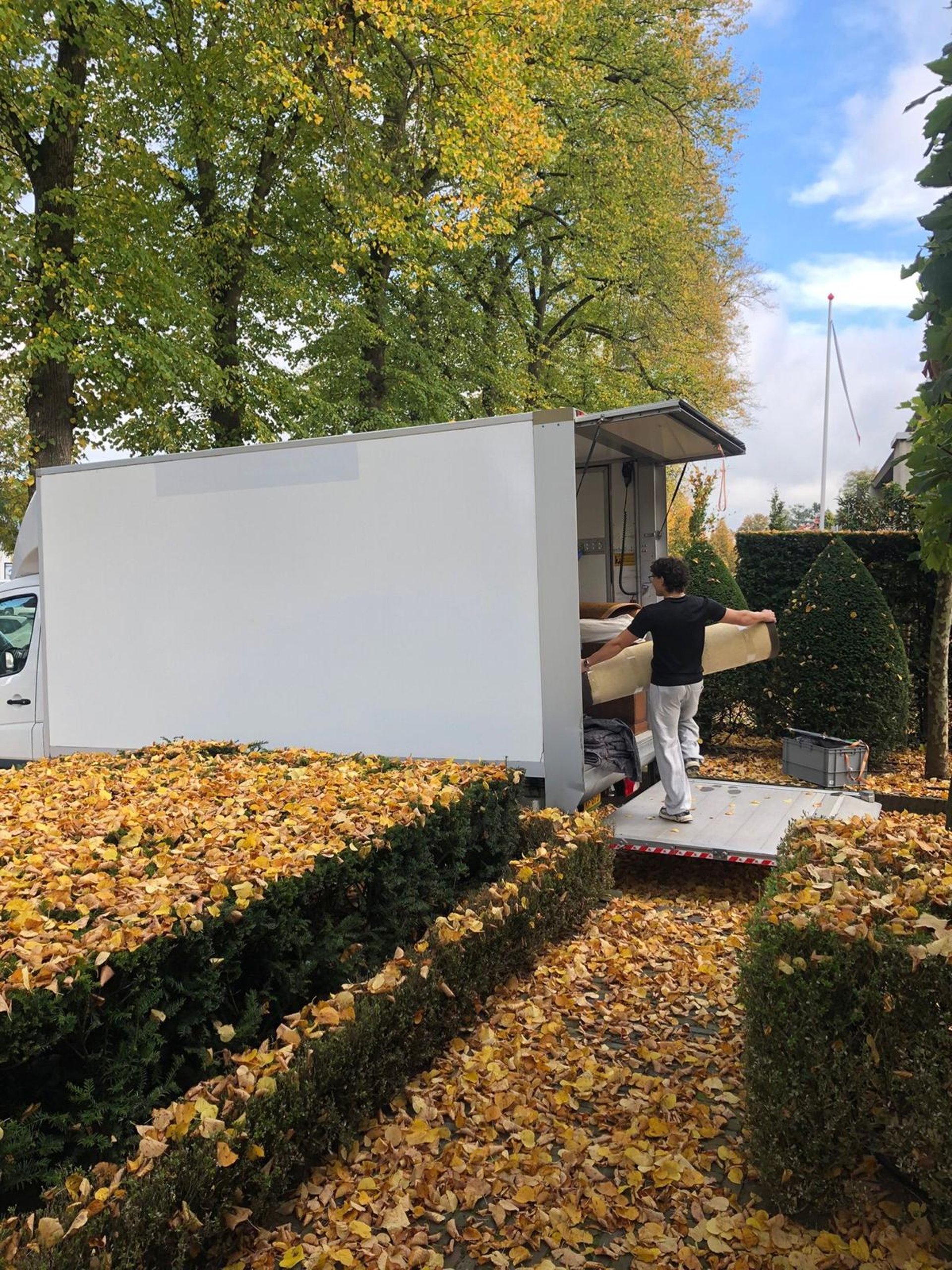 black and white bed linen