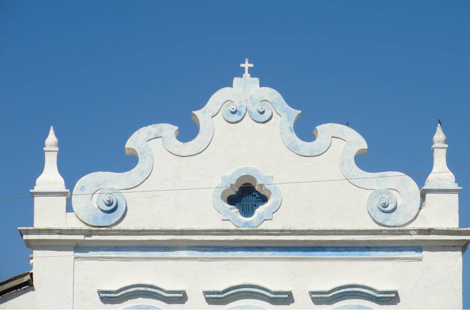 gray computer monitor