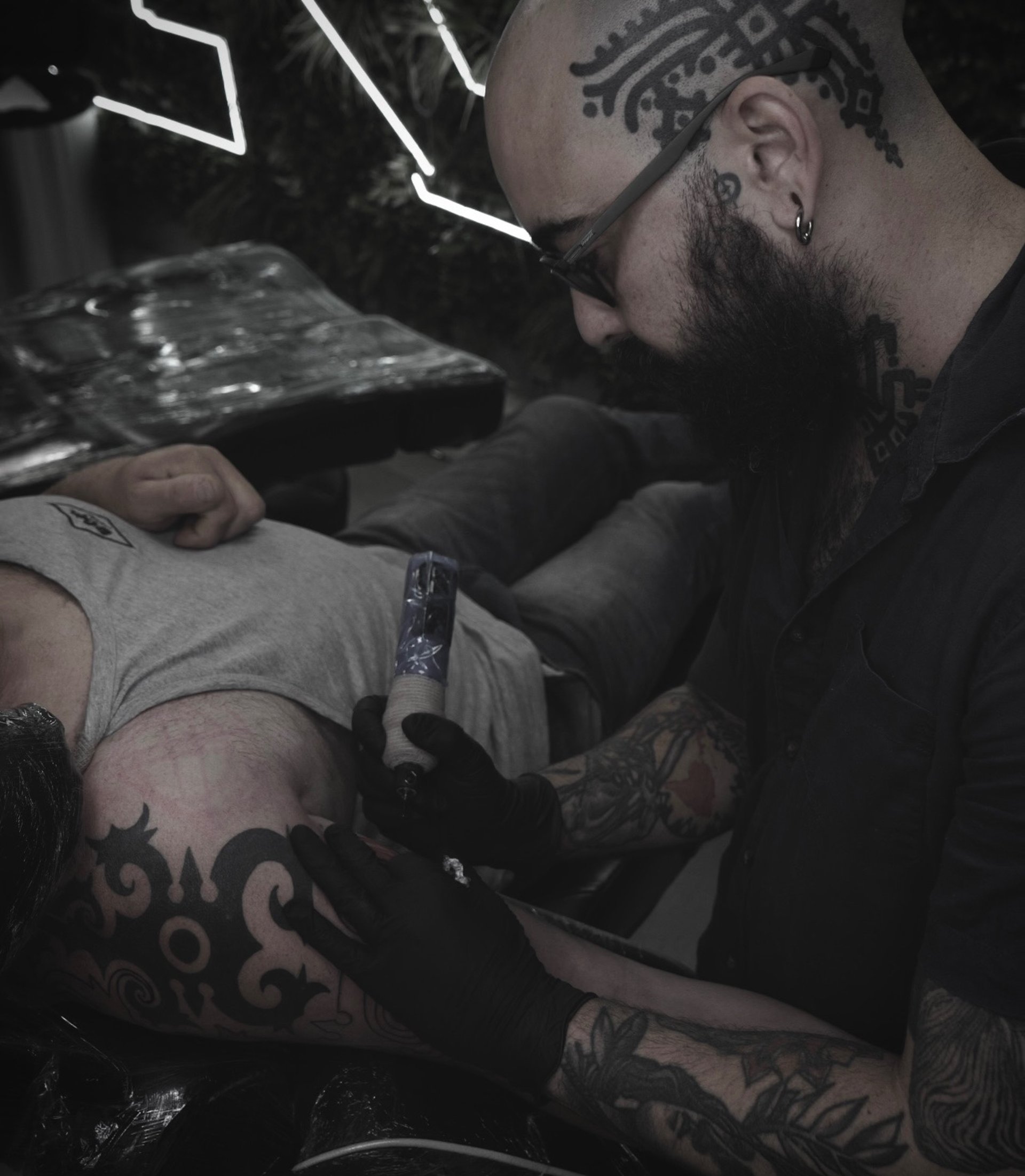 black and white bed linen