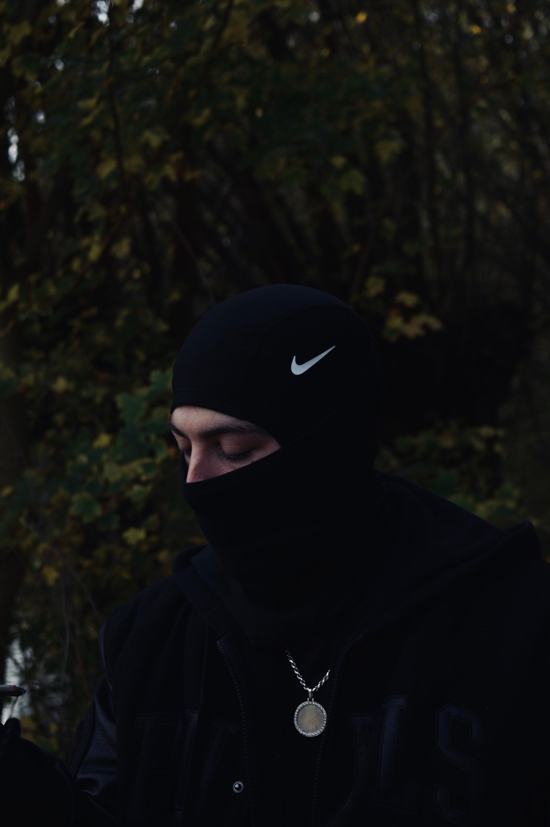 black and white bed linen