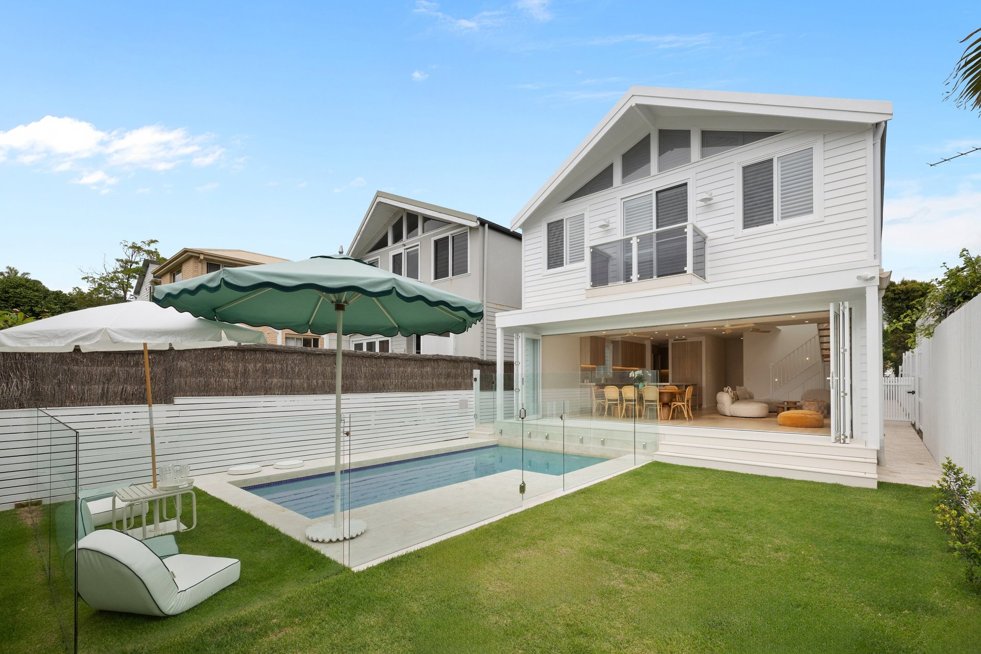 black and white bed linen