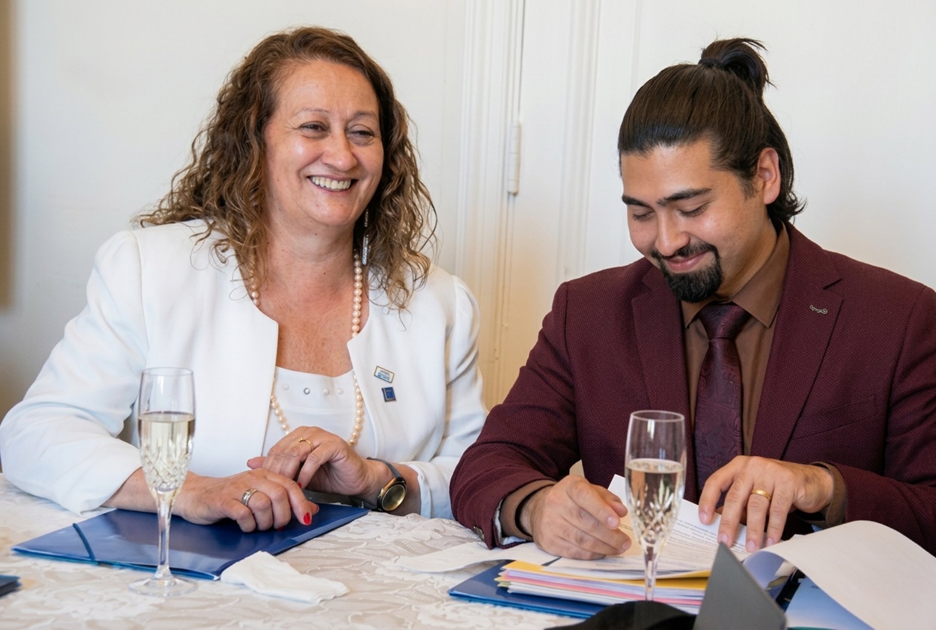 black and white bed linen