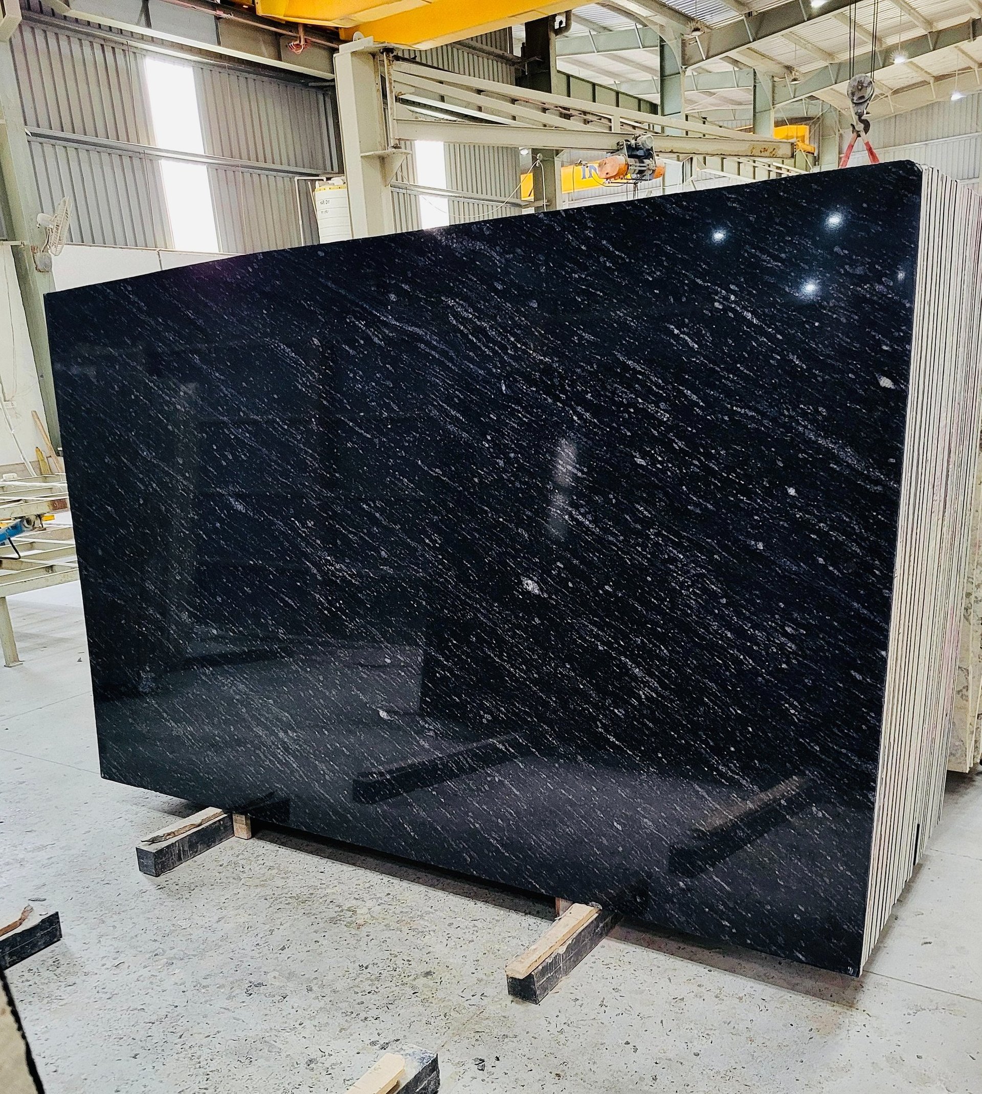 black and white bed linen