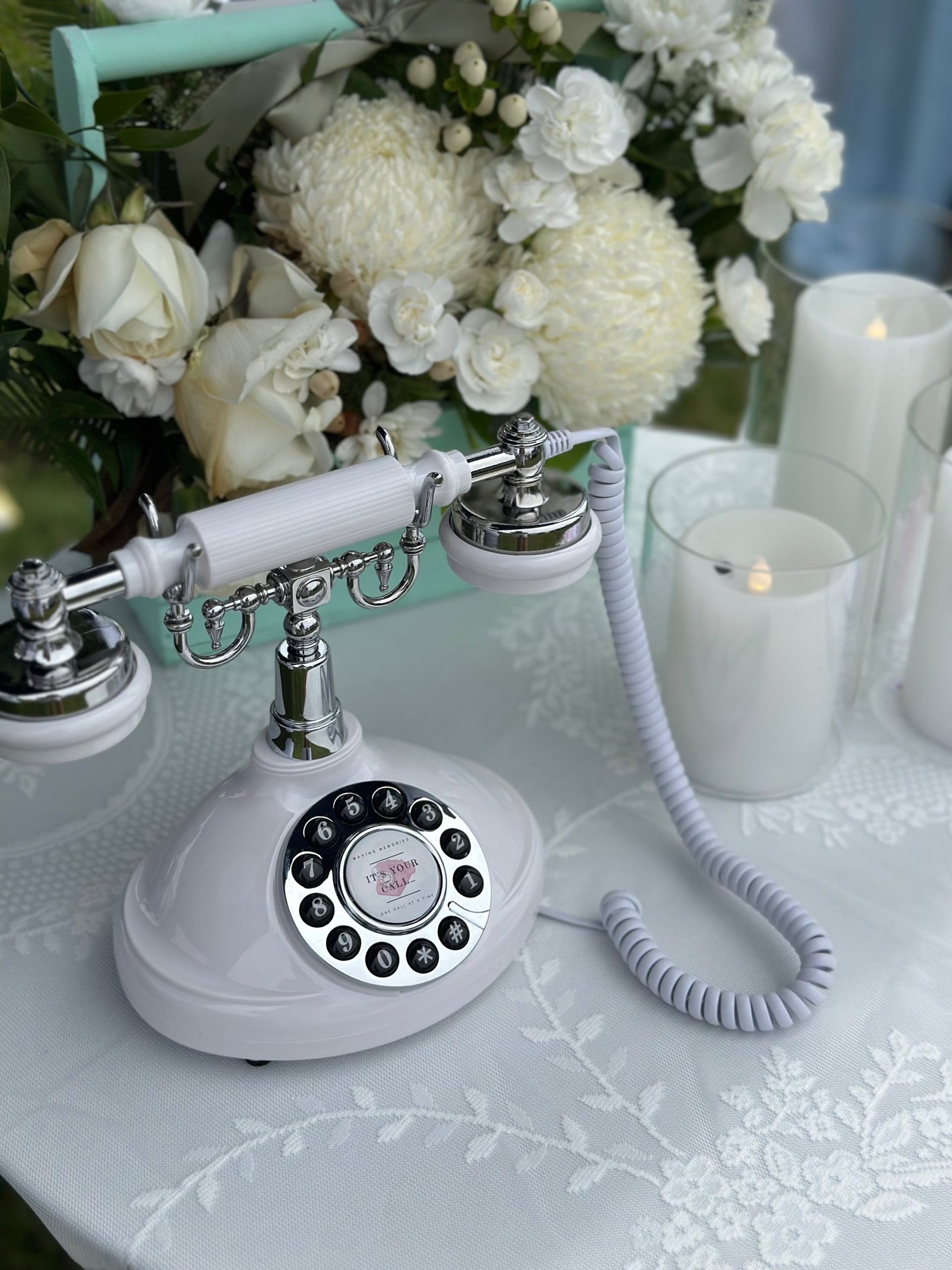 gray computer monitor