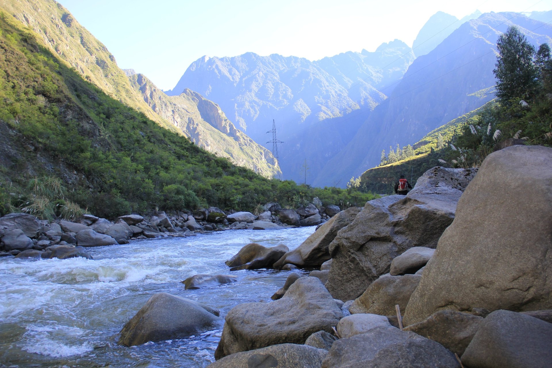 gray computer monitor