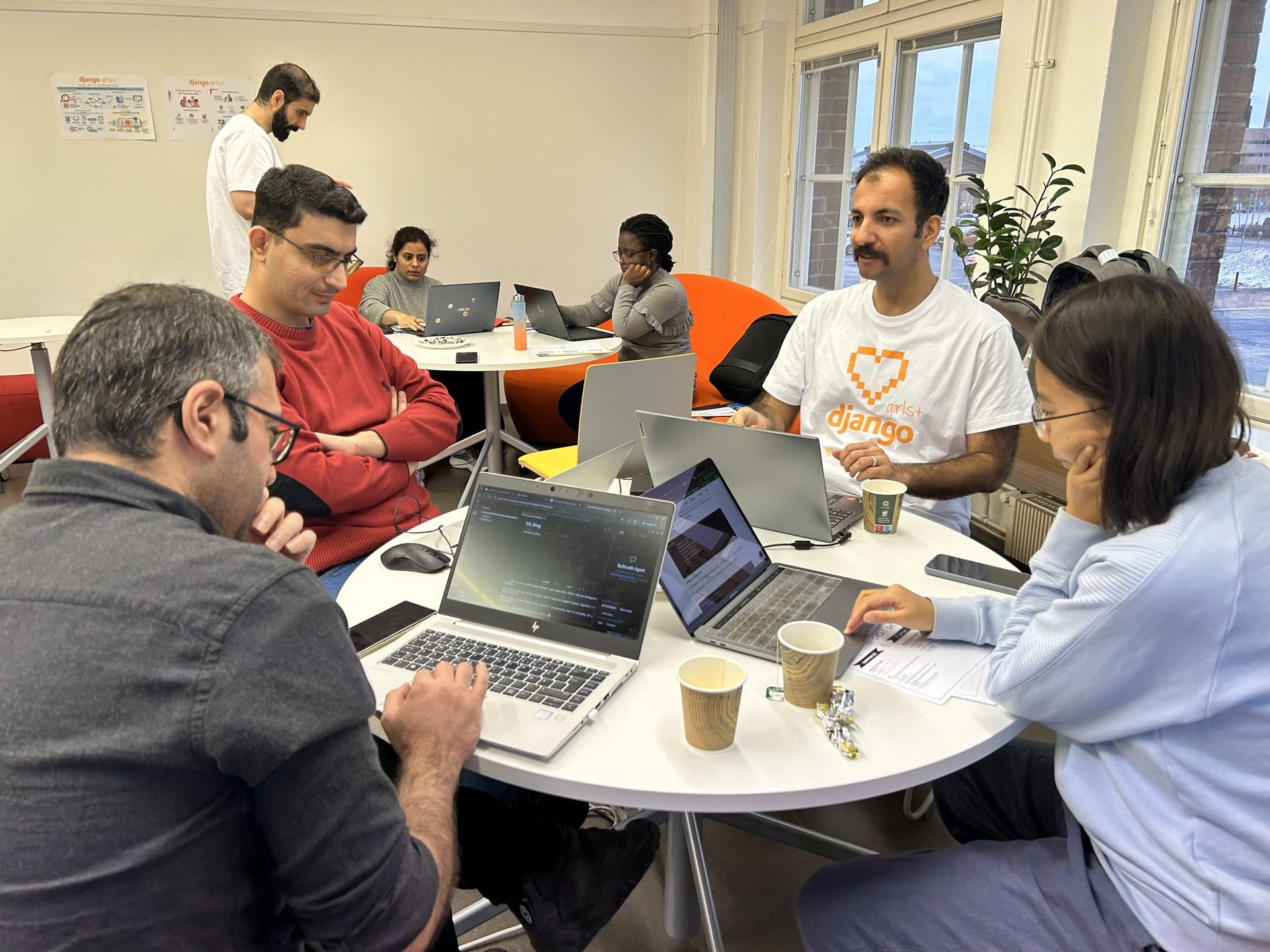 black and white bed linen