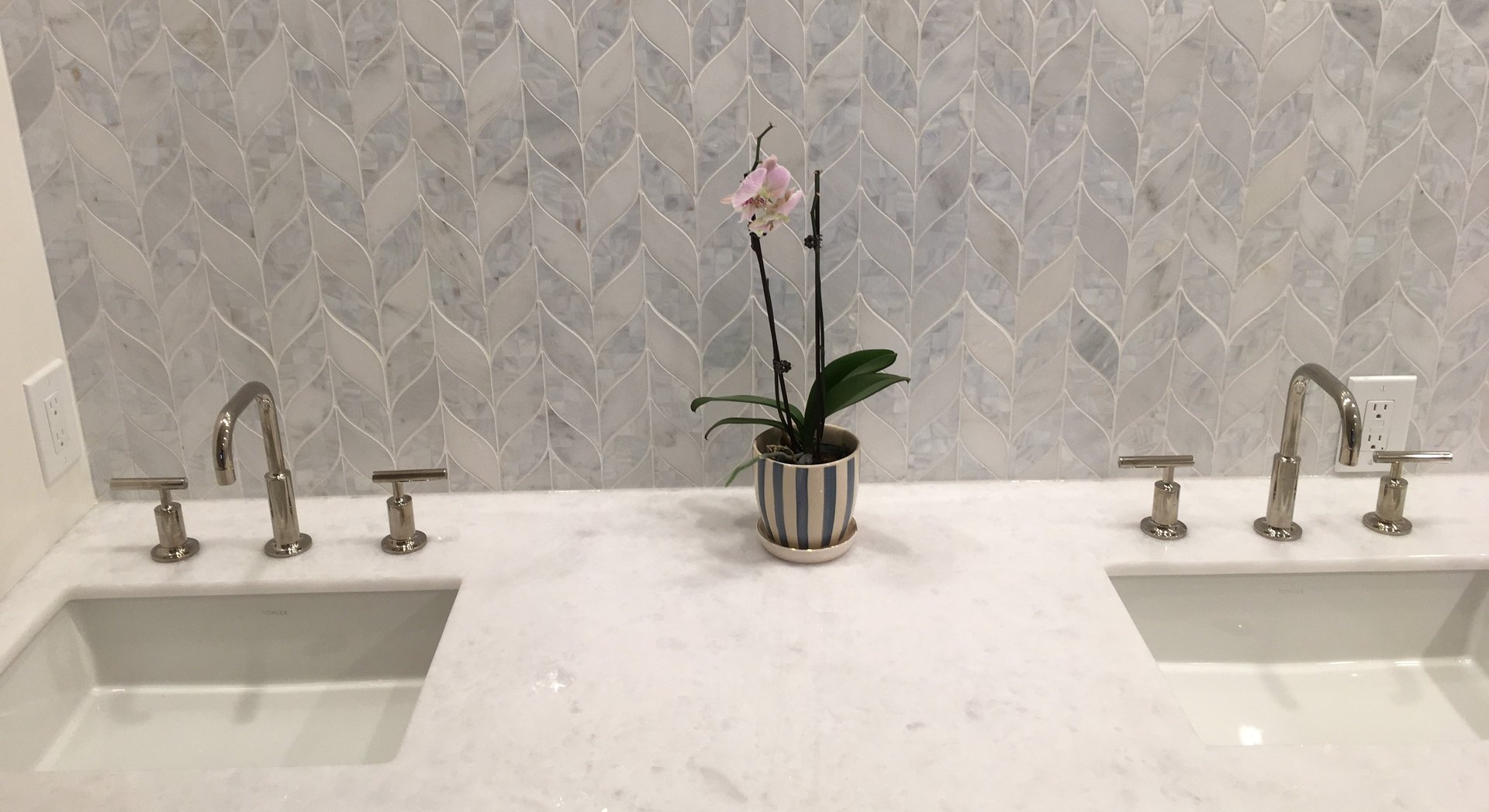 black and white bed linen