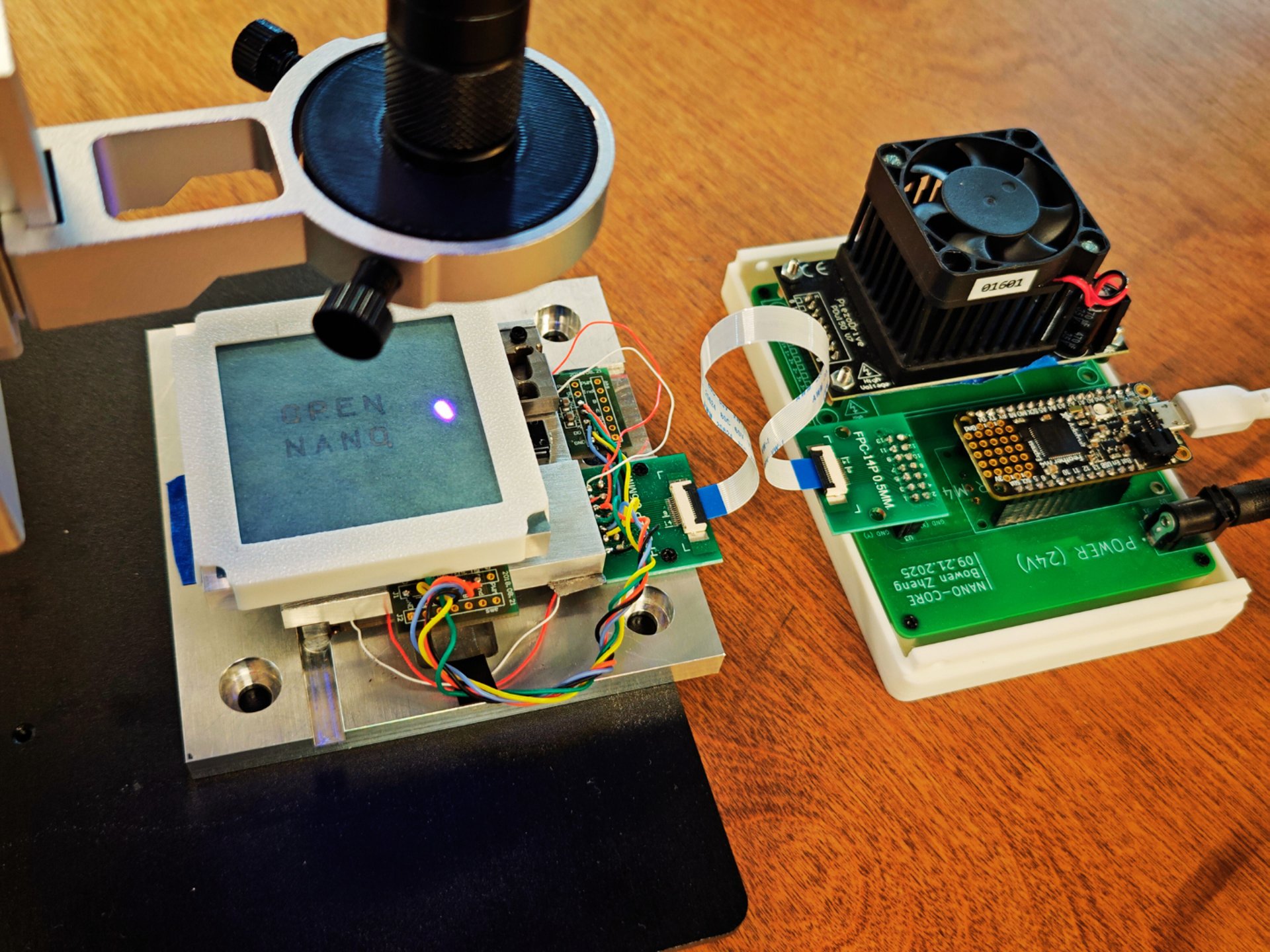 gray computer monitor