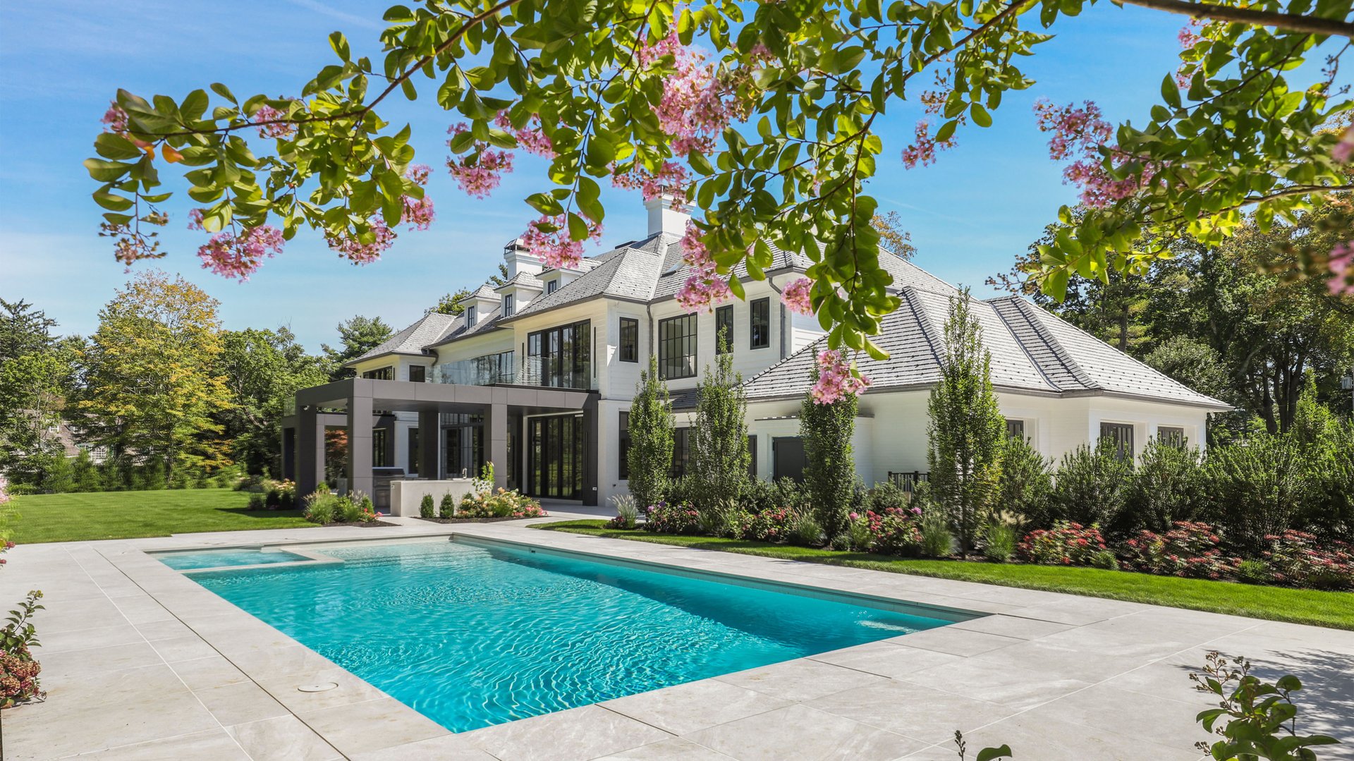 black and white bed linen