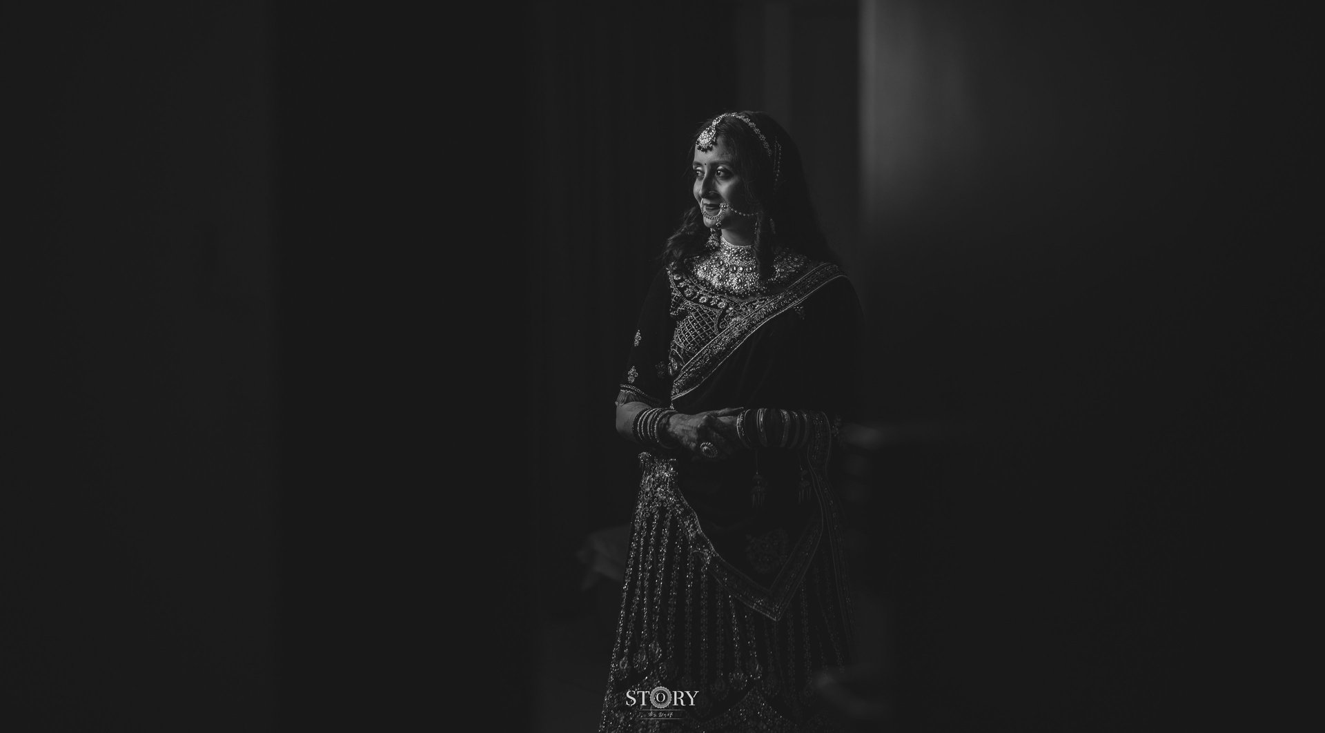 black and white bed linen