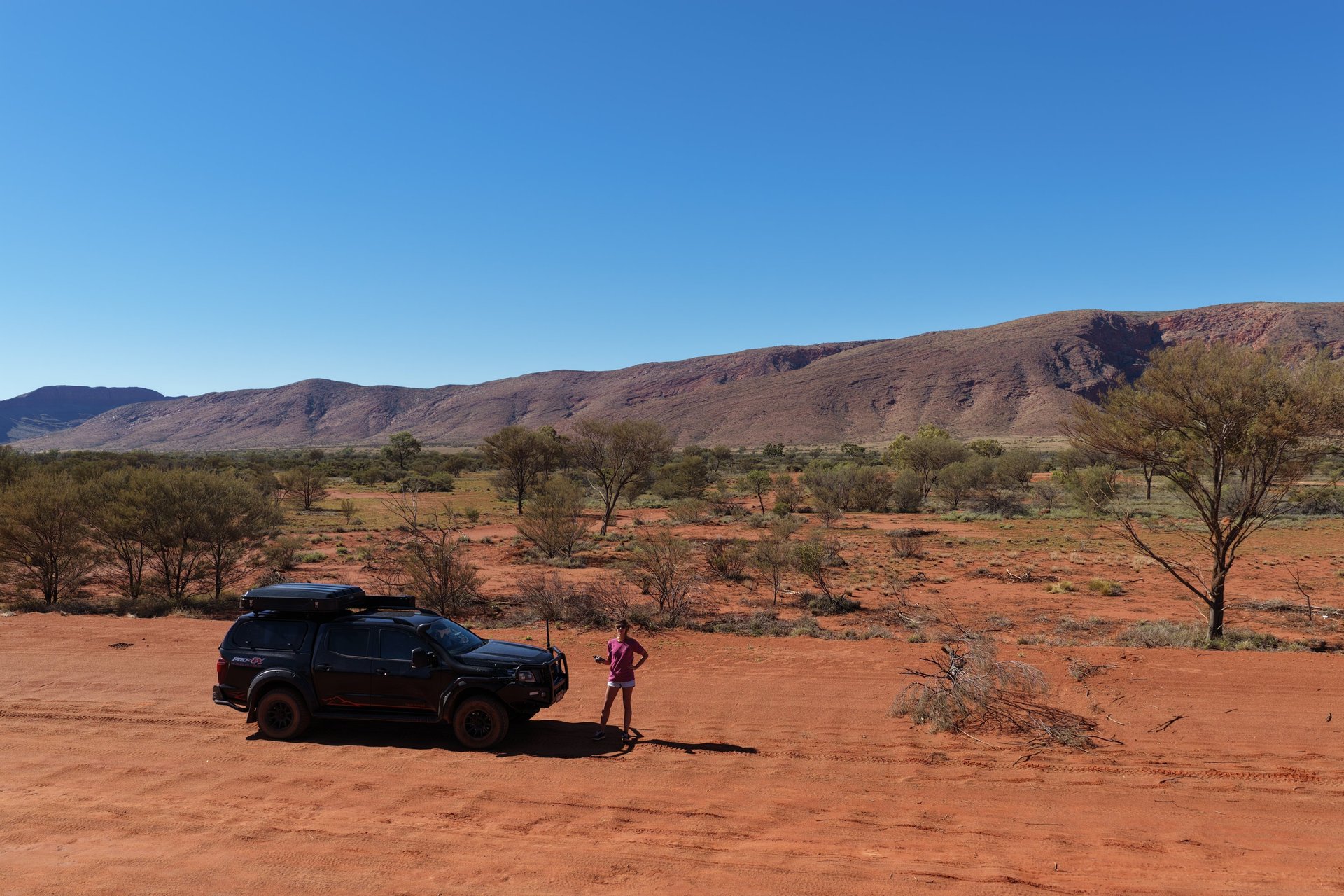 gray computer monitor