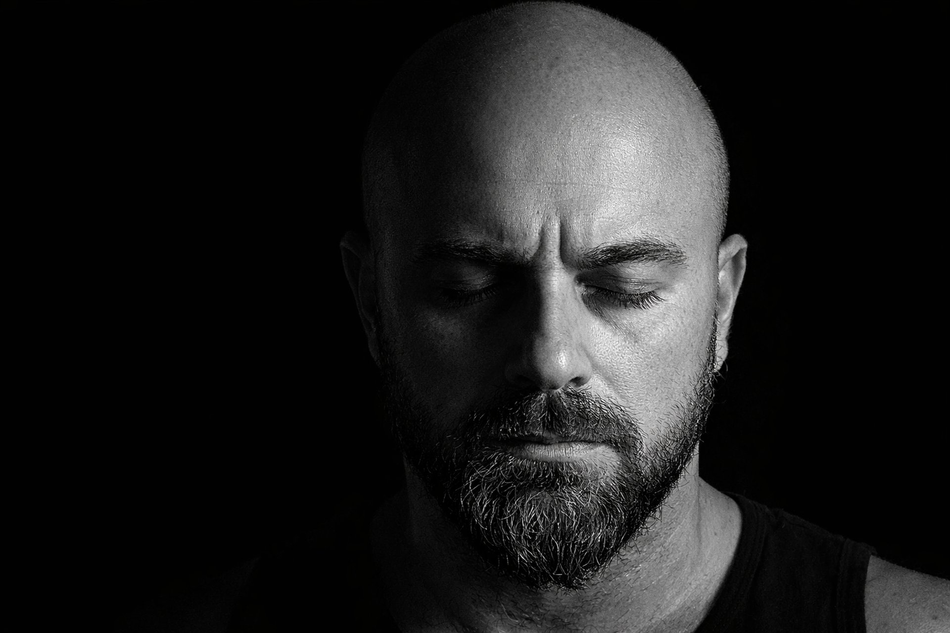 black and white bed linen