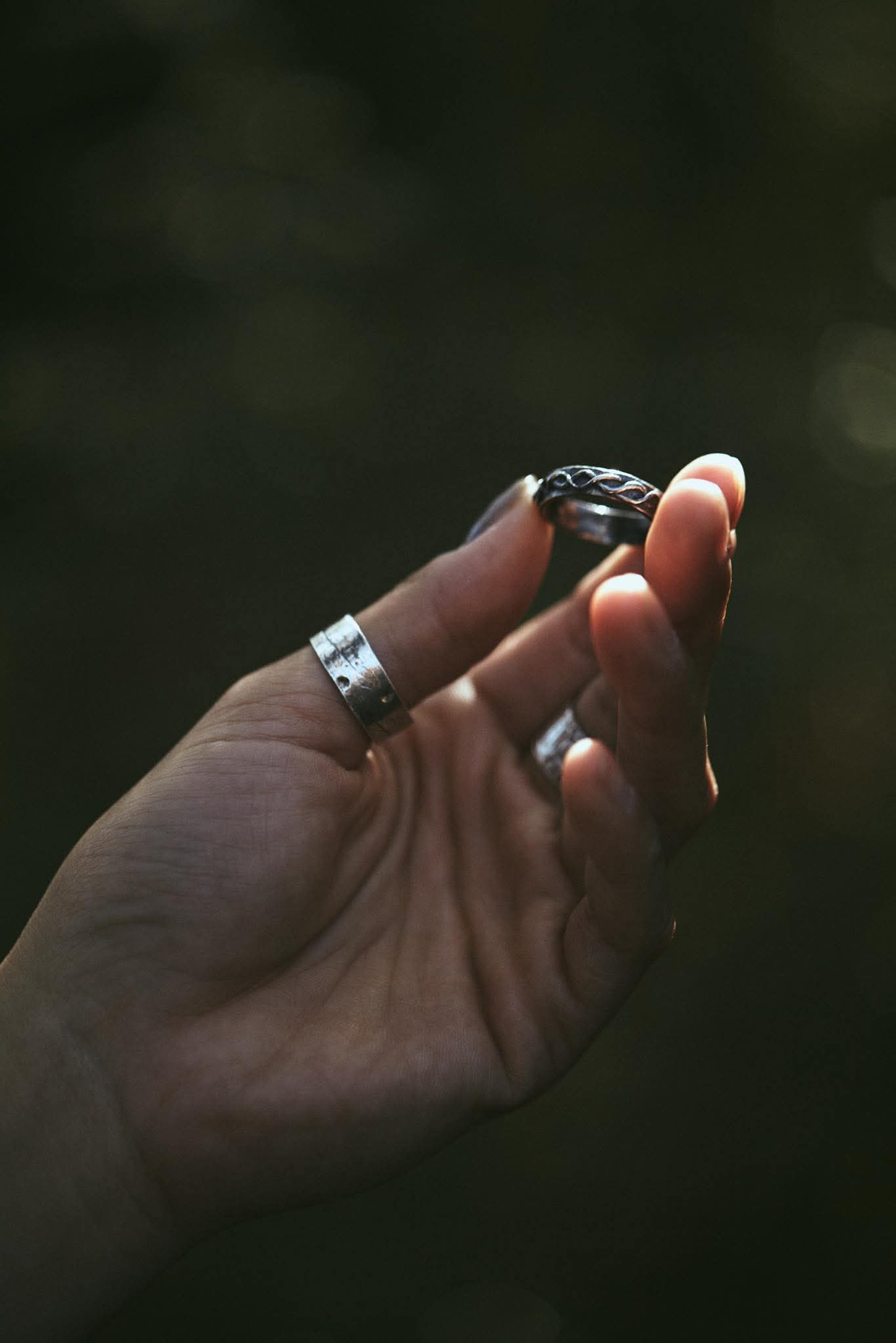 black and white bed linen