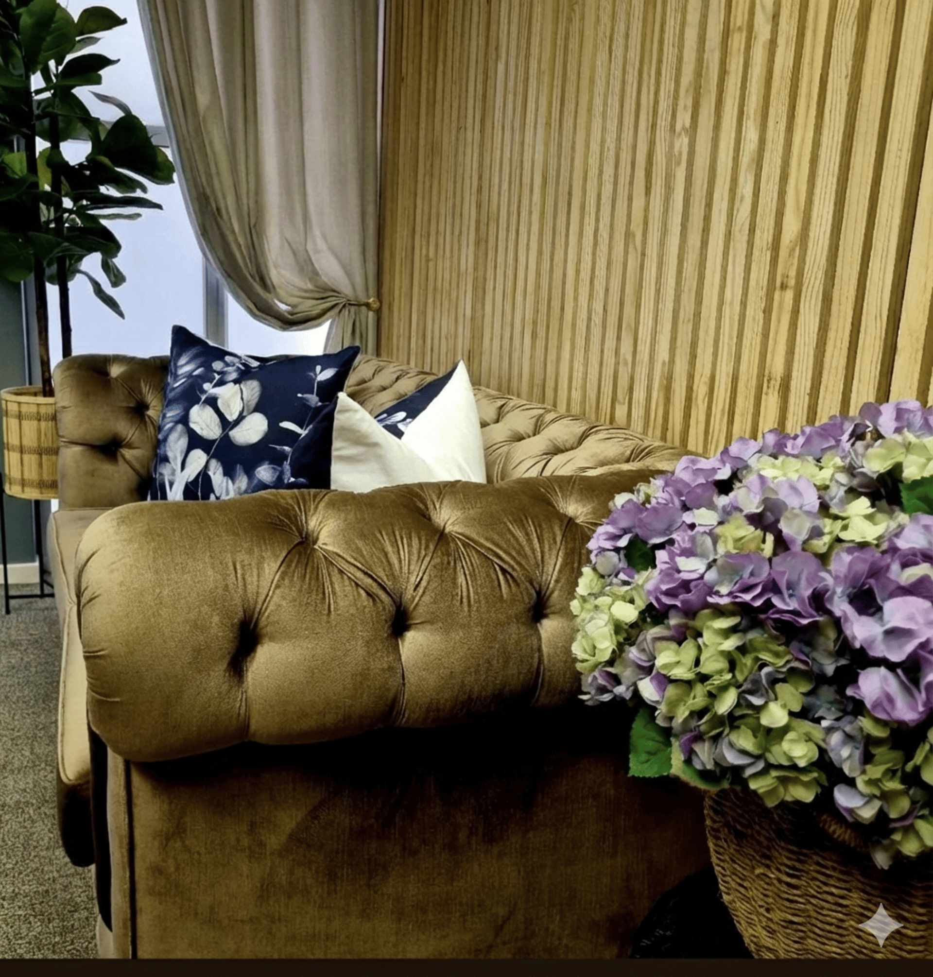 black and white bed linen