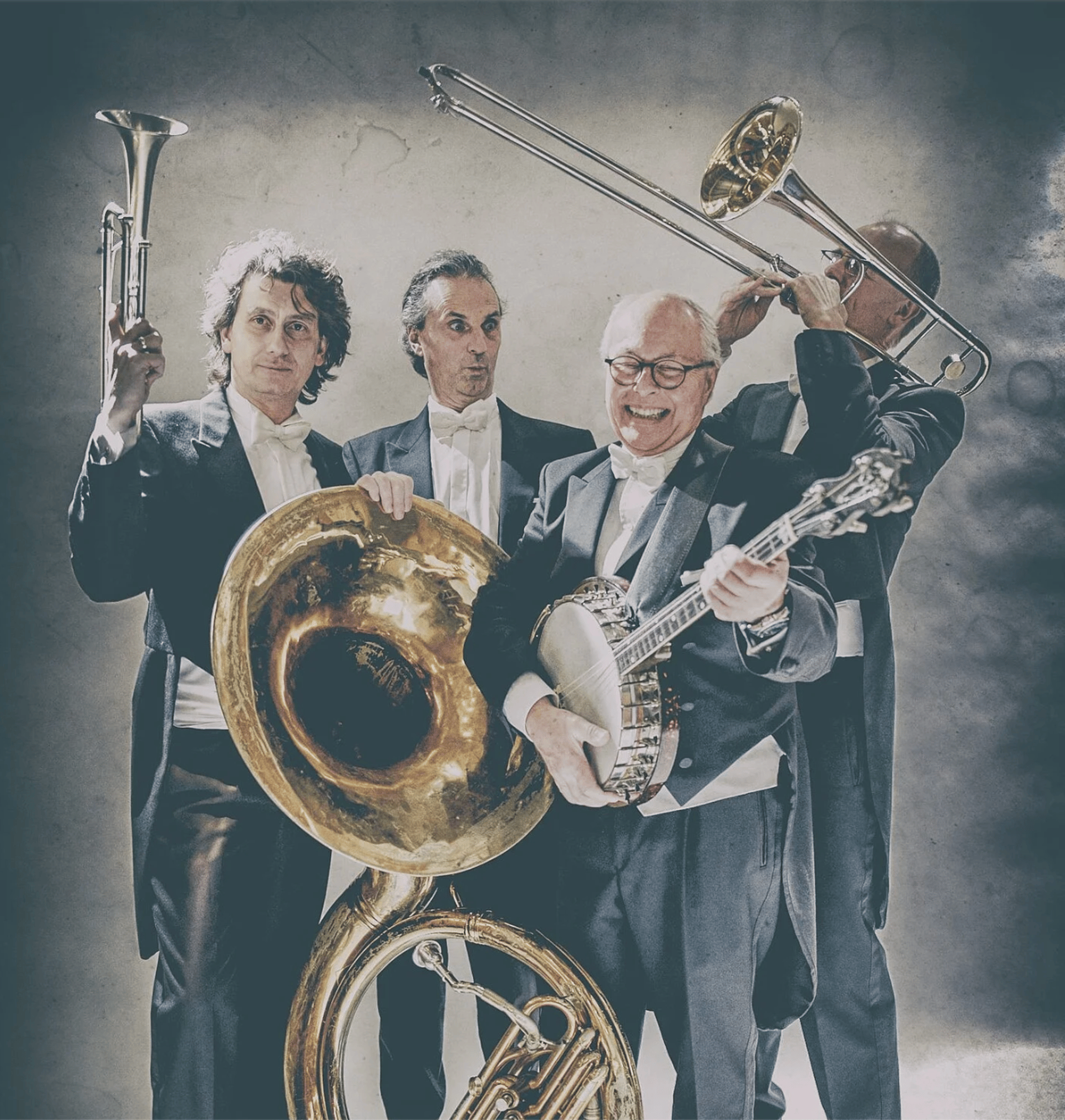 black and white bed linen