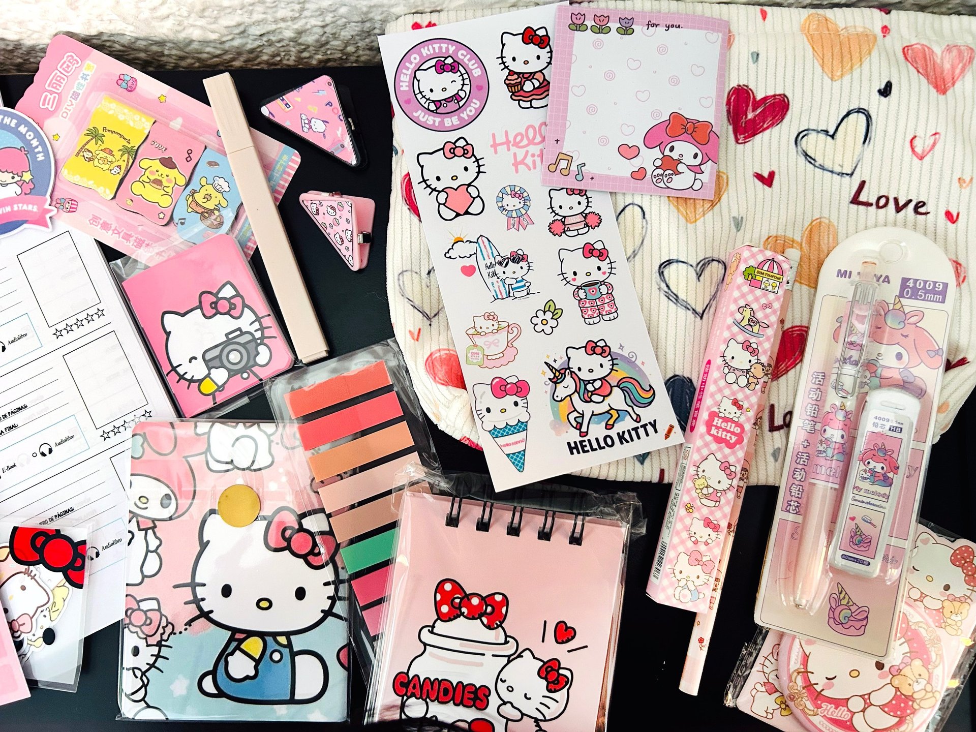 black and white bed linen