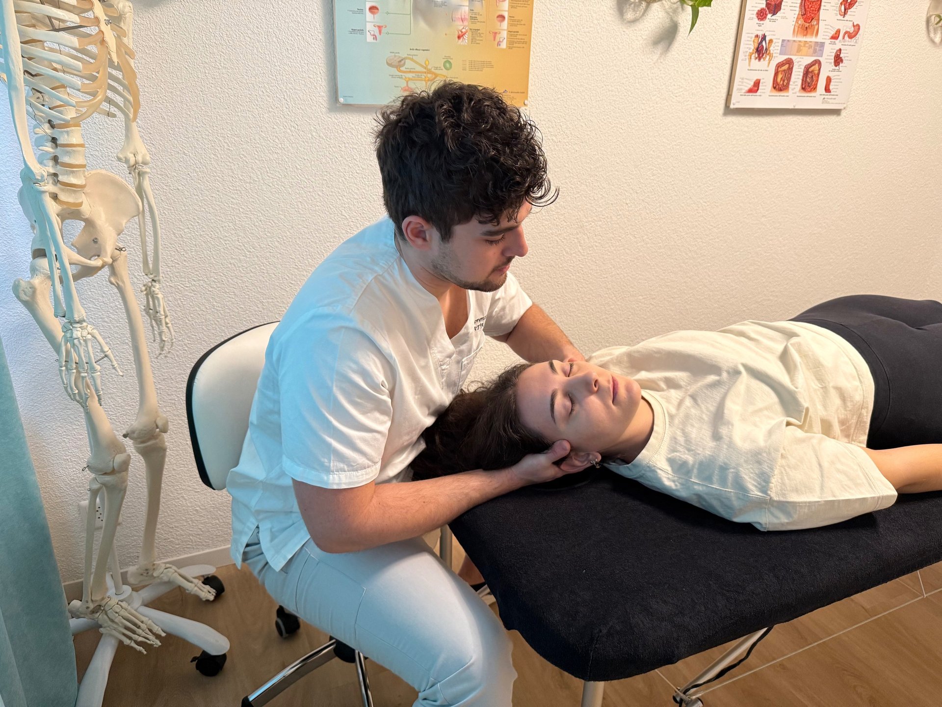 black and white bed linen