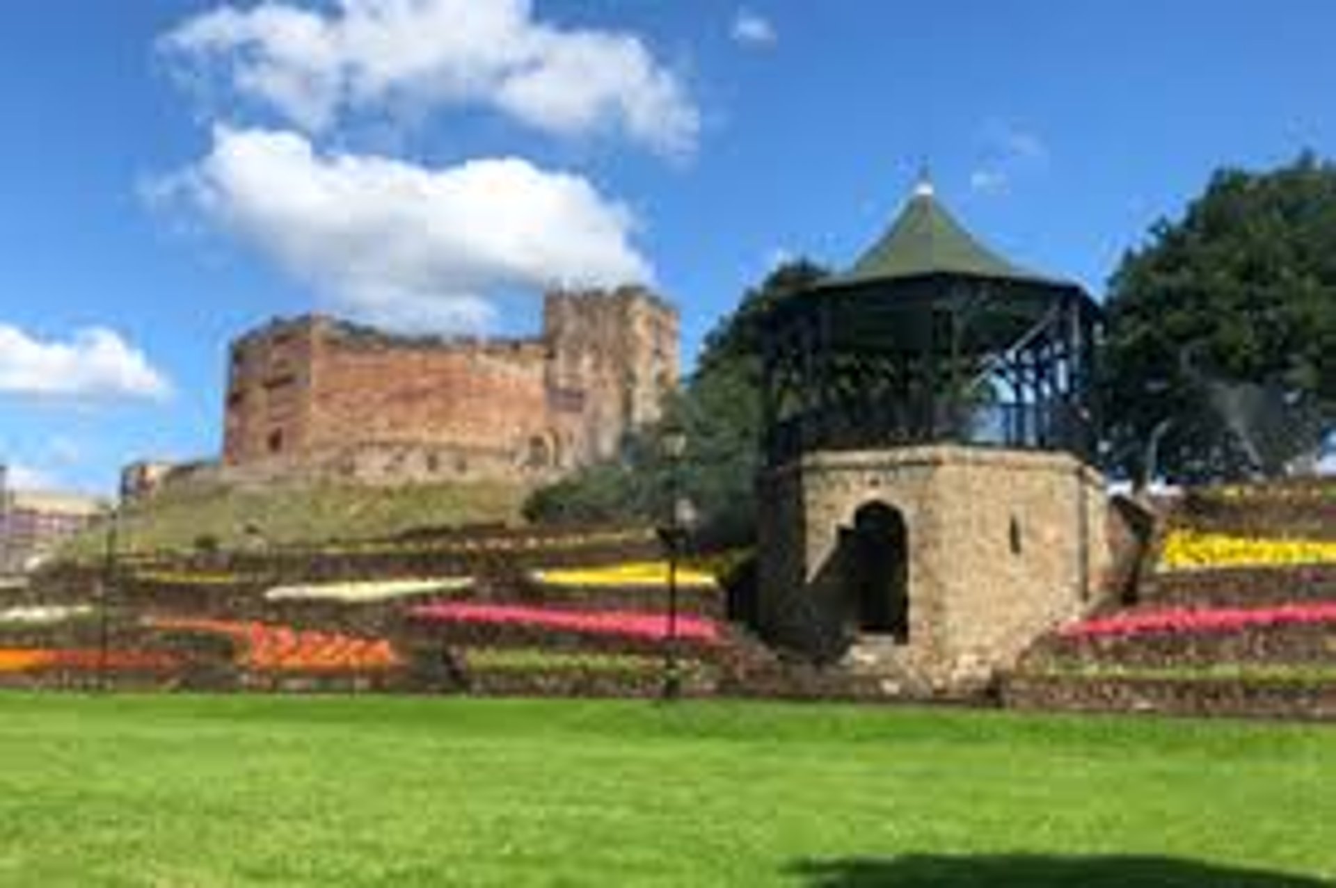 black and white bed linen
