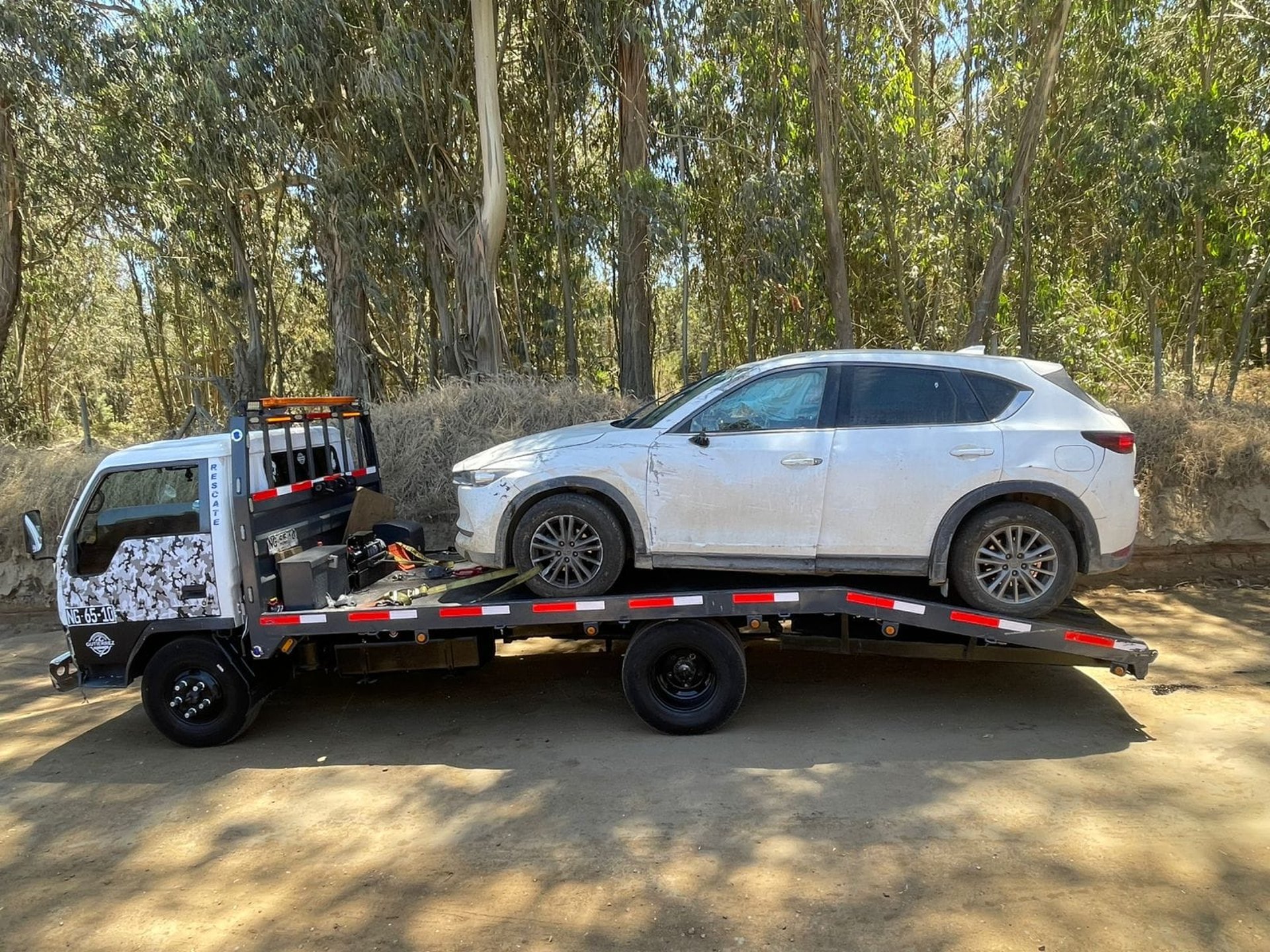 black and brown leather padded tub sofa