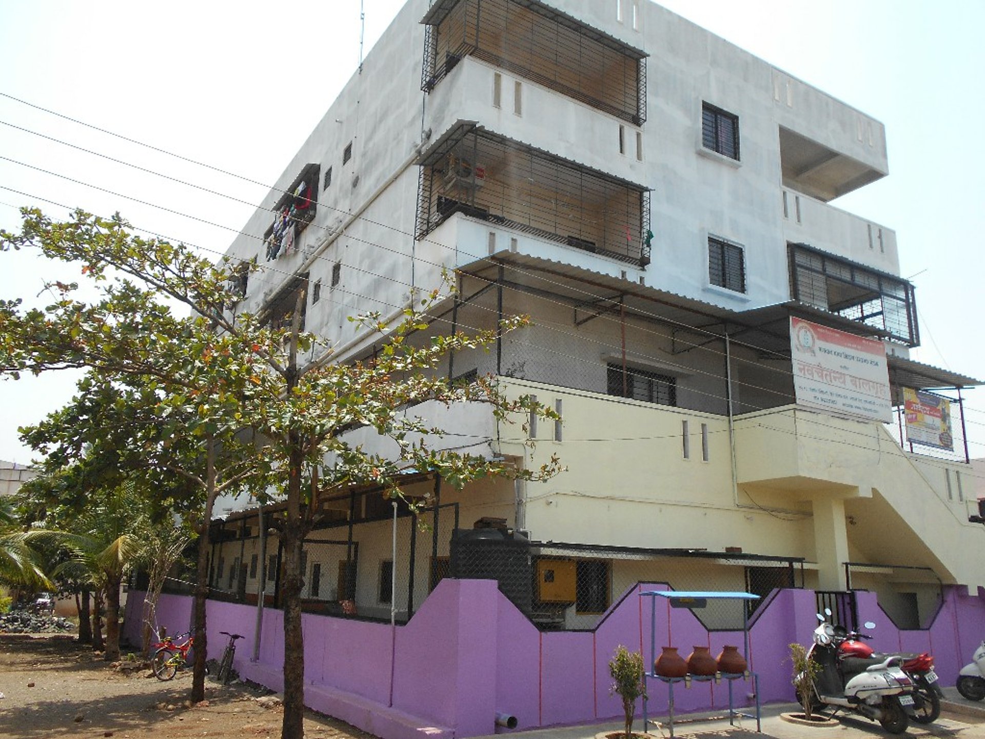 black and white bed linen
