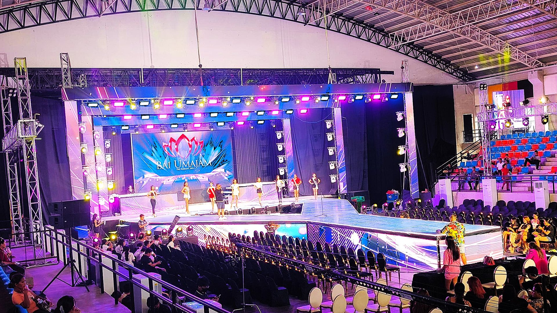 black and brown leather padded tub sofa