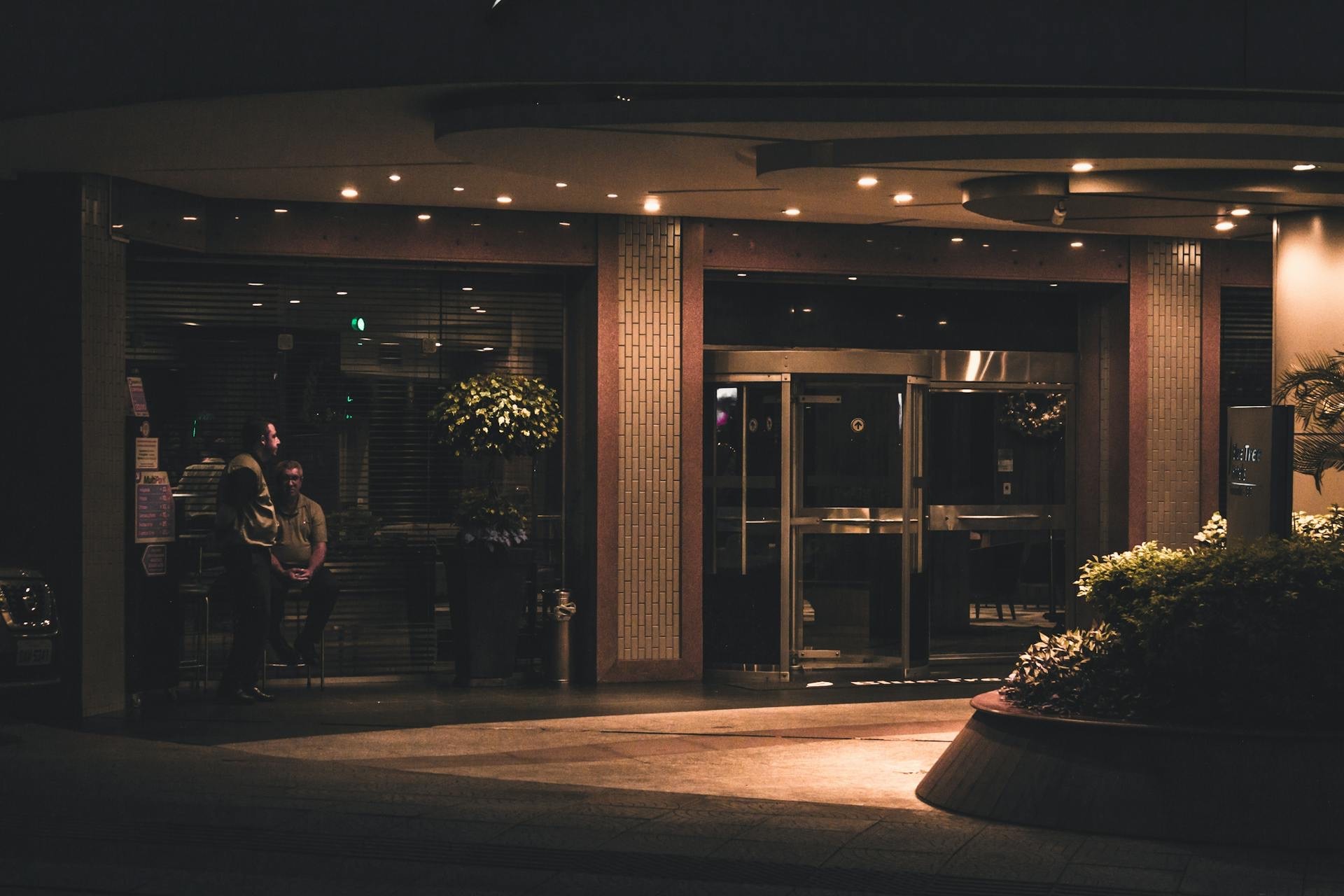 black and white bed linen