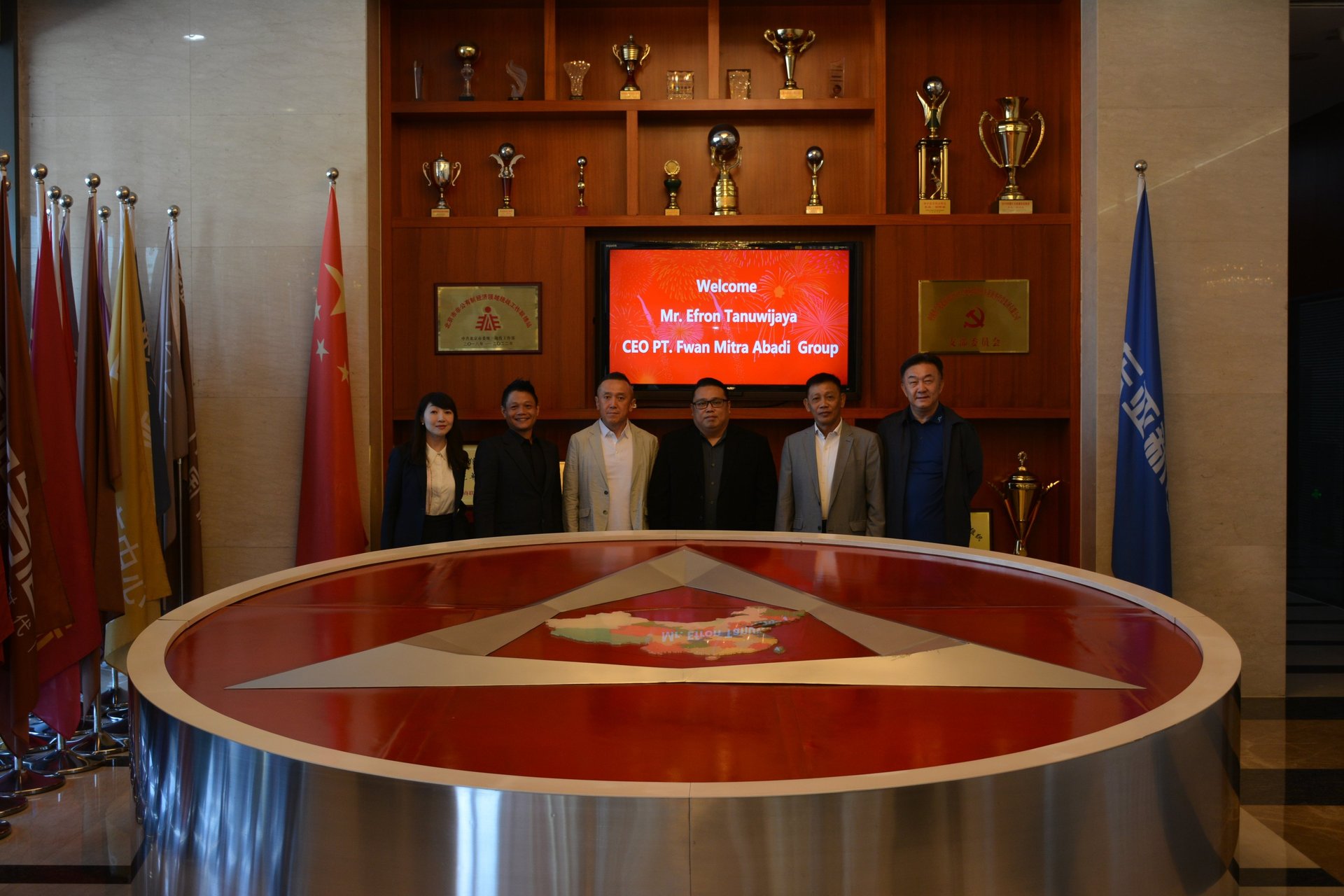 black and brown leather padded tub sofa