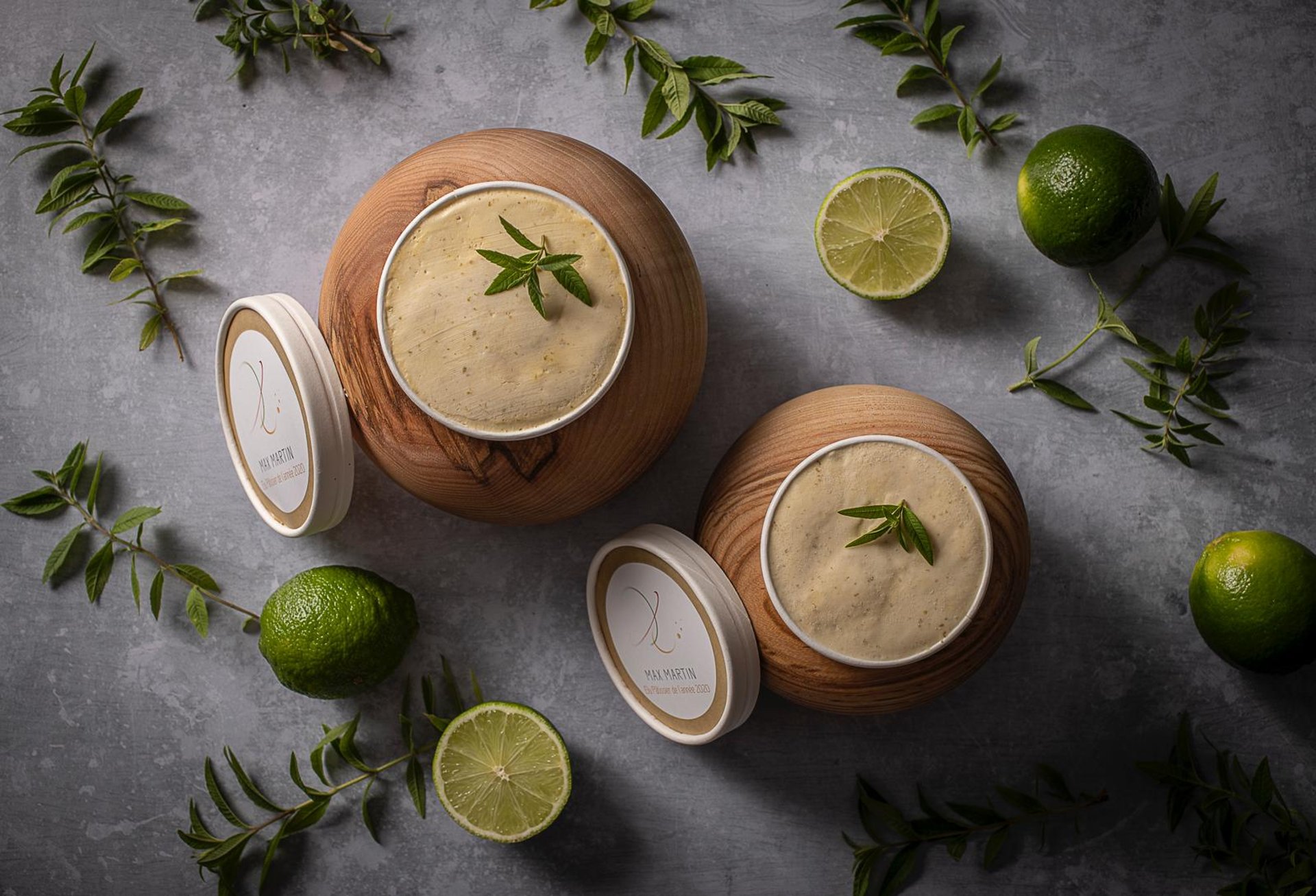 gray computer monitor