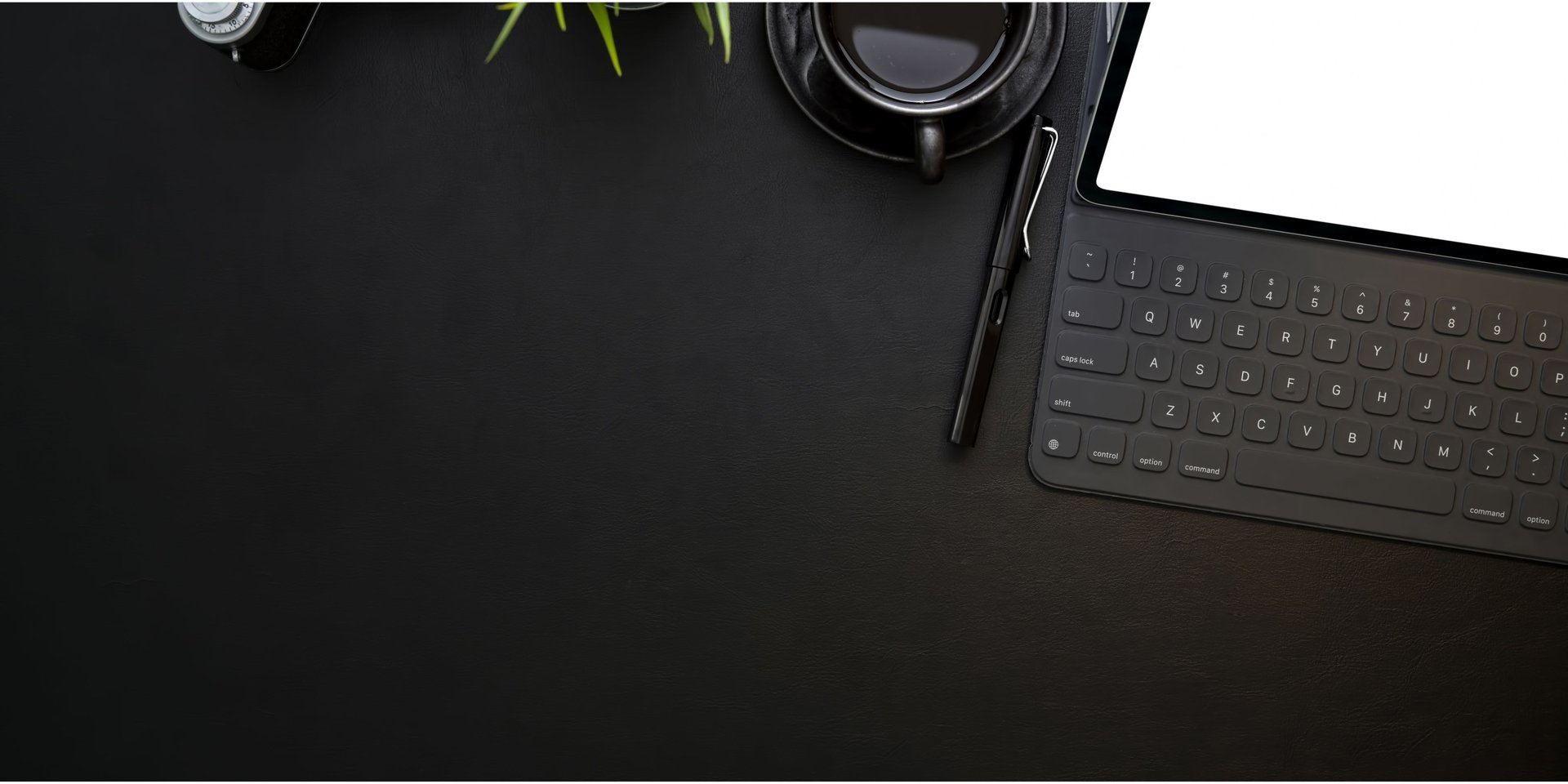 black and white bed linen