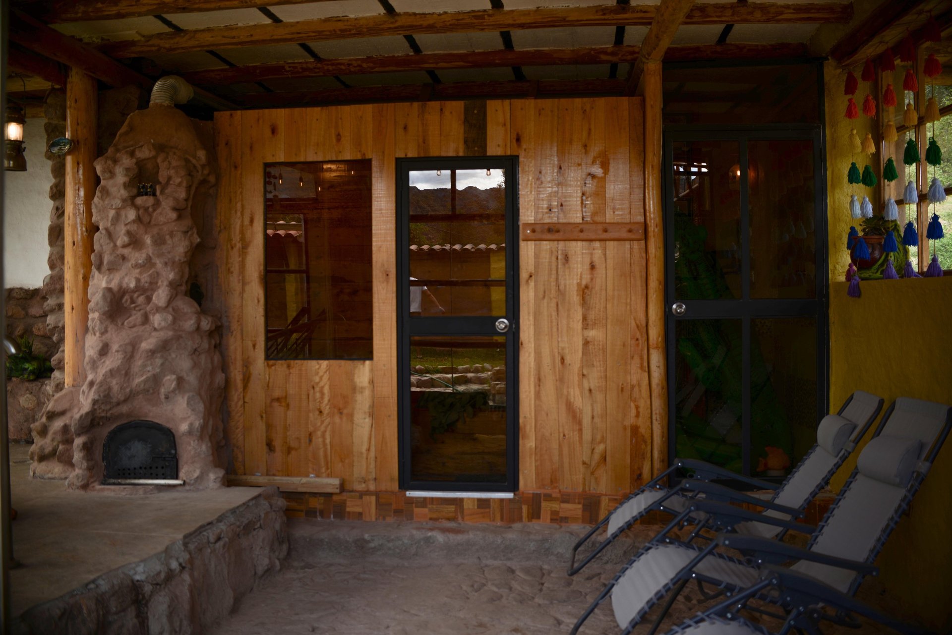 black and white bed linen