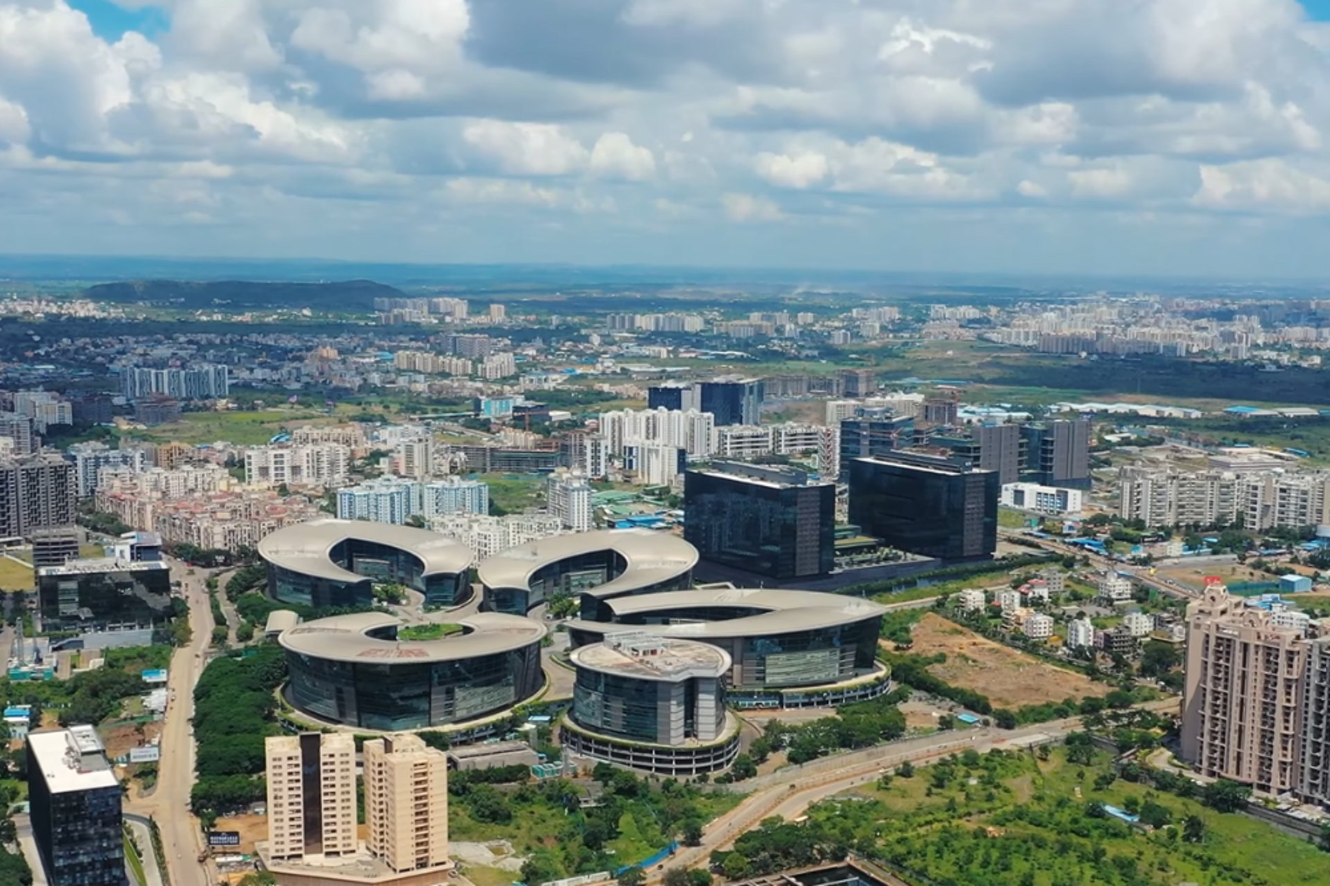 gray computer monitor