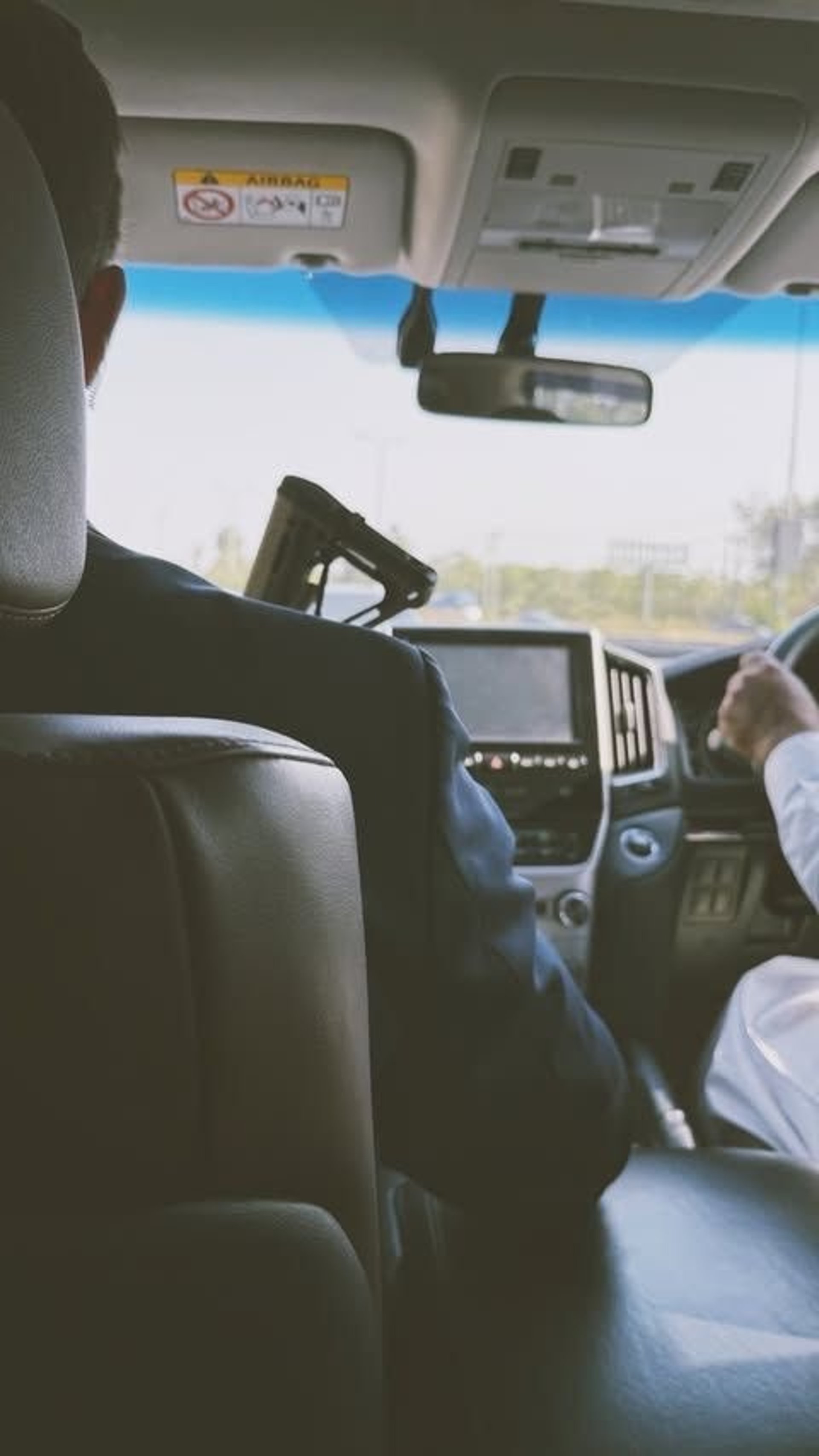 gray computer monitor