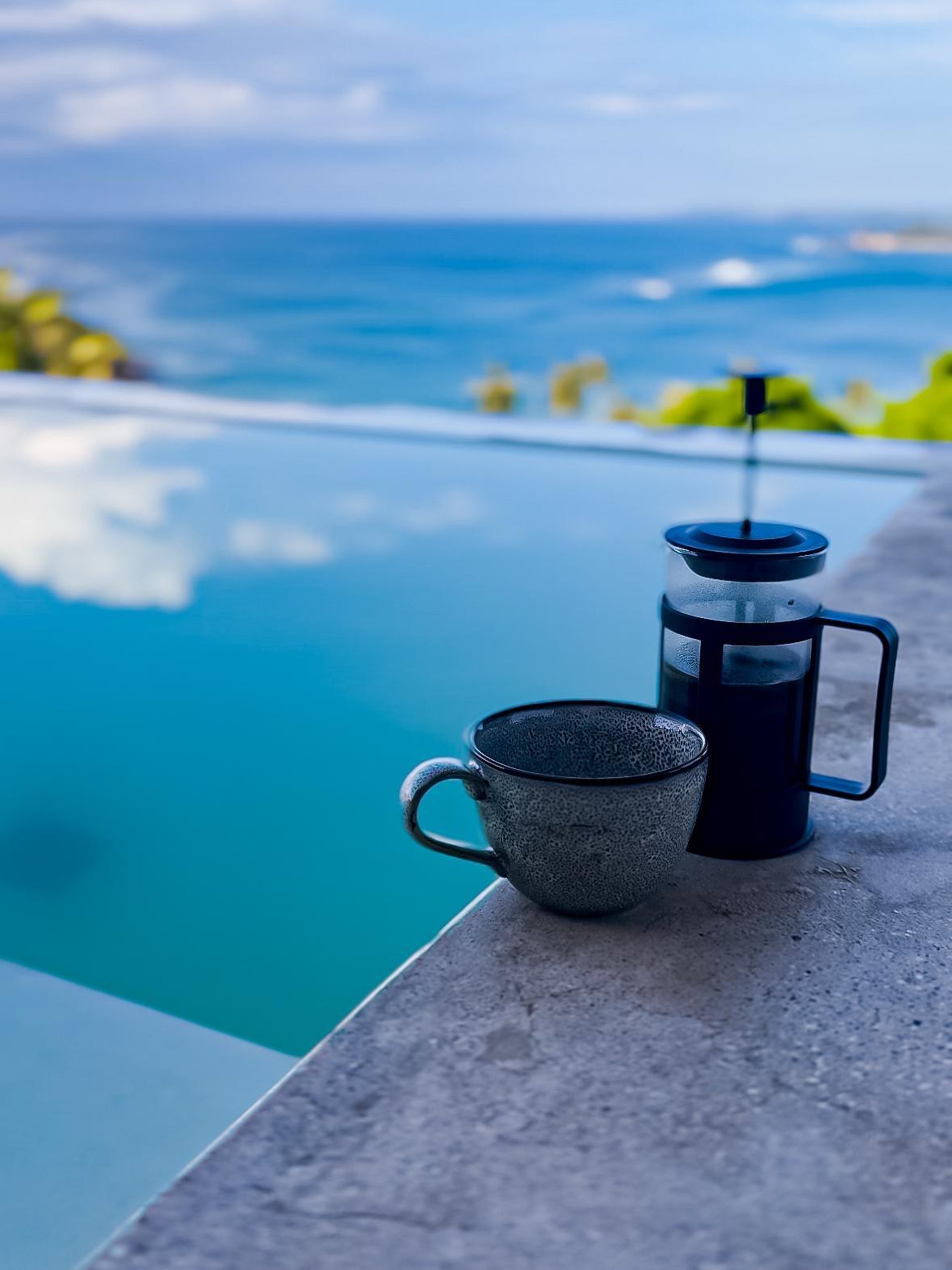 black and white bed linen