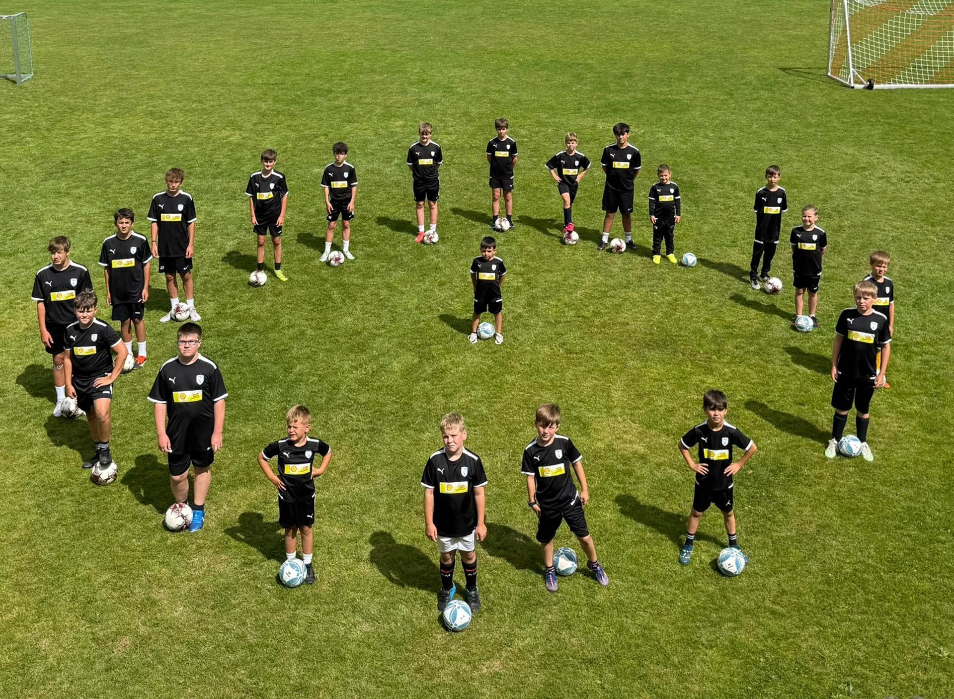 gray computer monitor