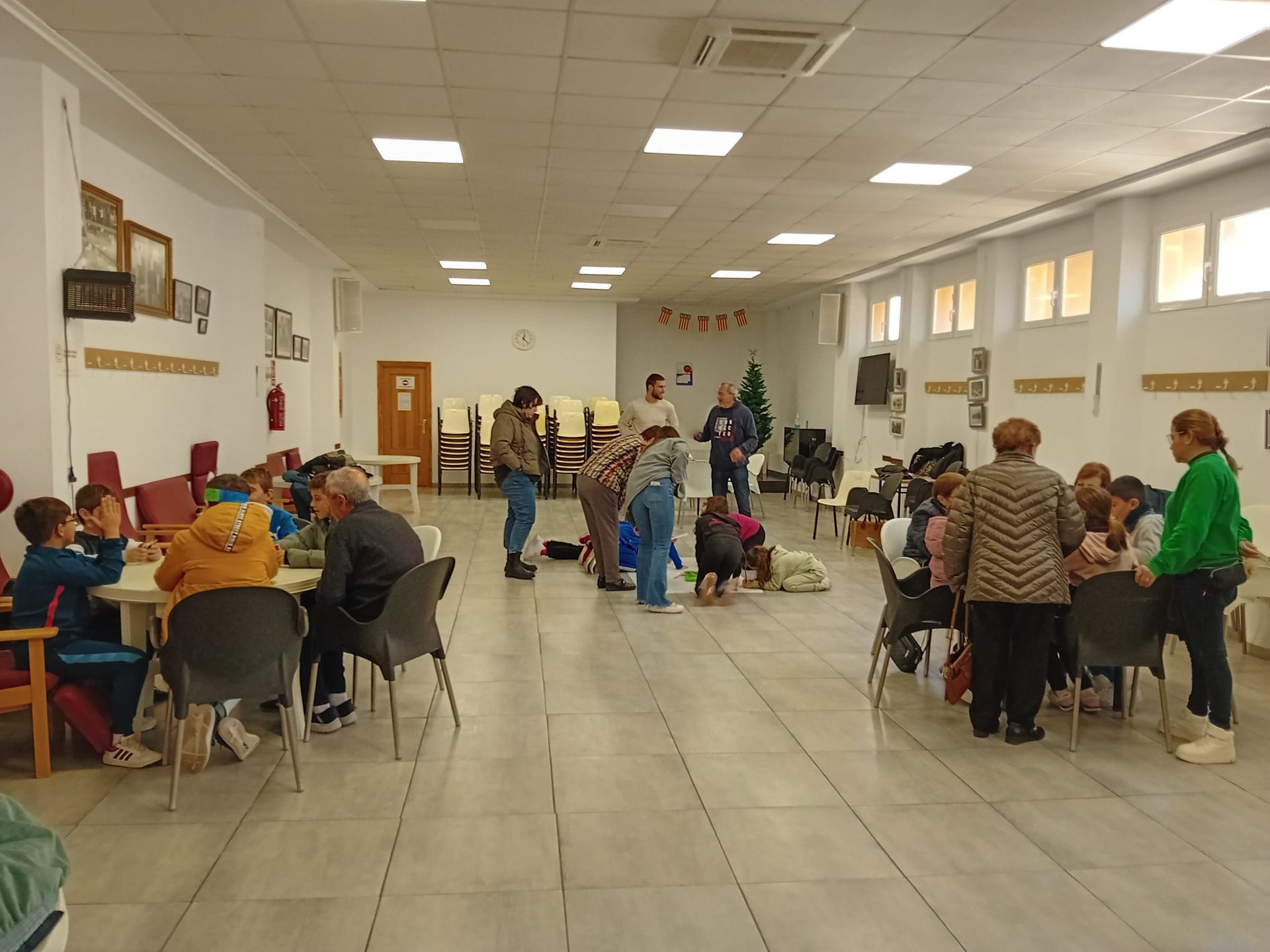 black and brown leather padded tub sofa