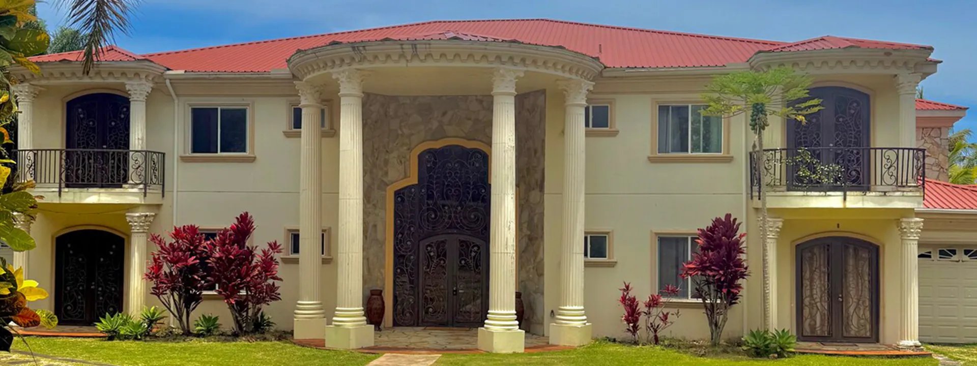 black and white bed linen