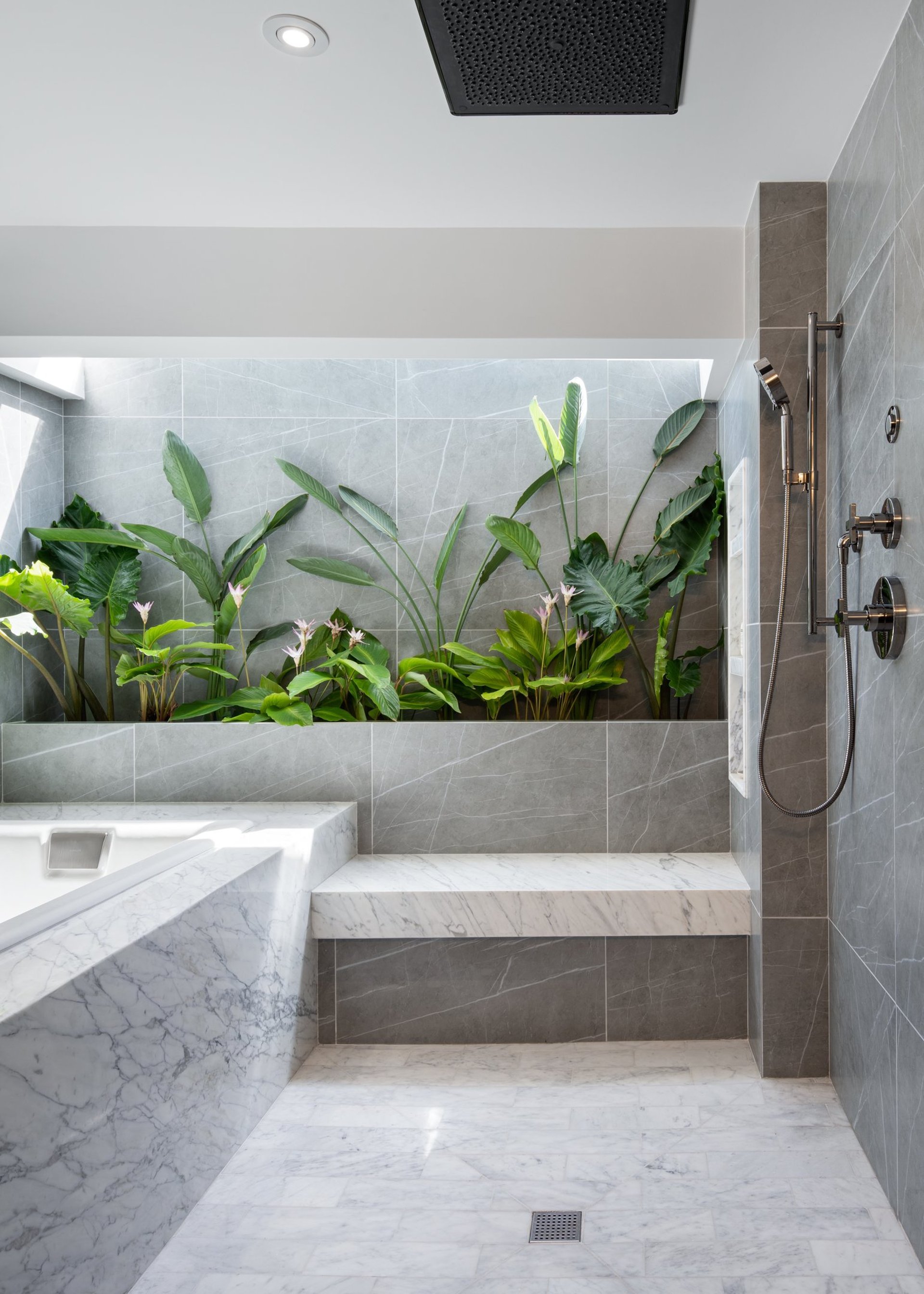 black and white bed linen