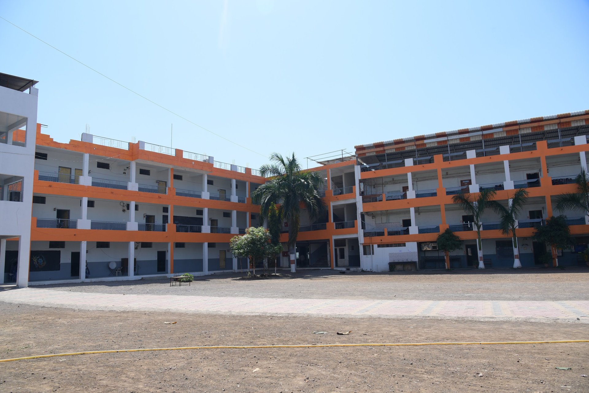 gray computer monitor