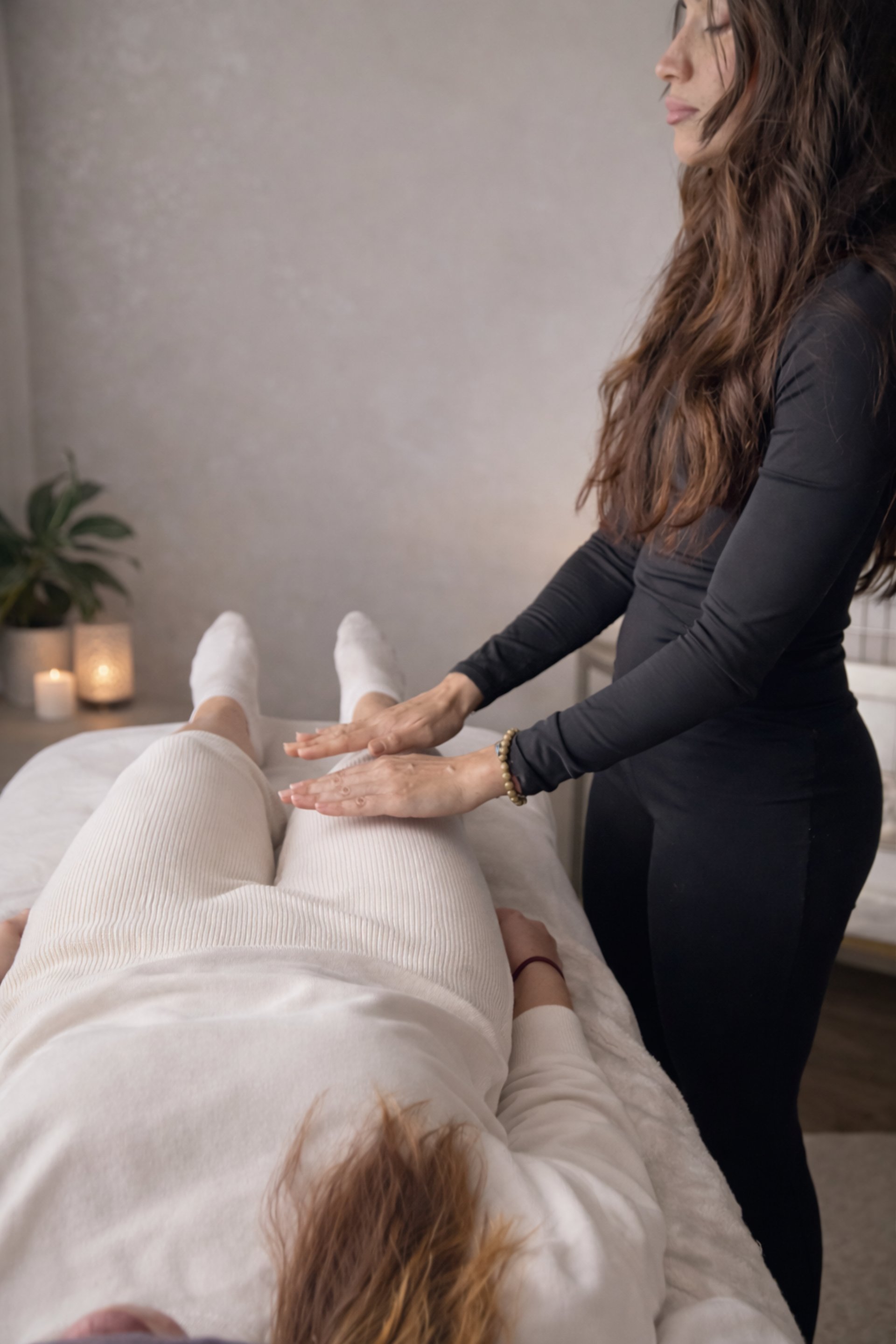 black and white bed linen